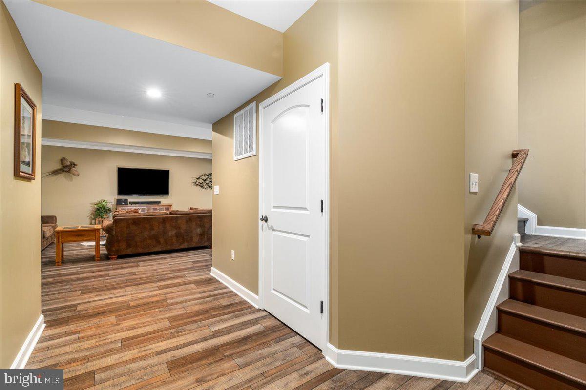 MYERSVILLE - Residential