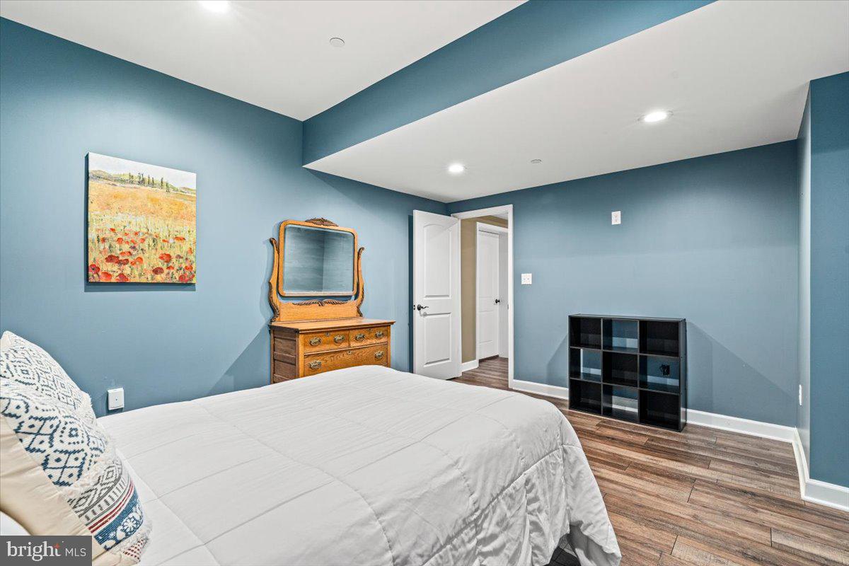 MYERSVILLE - Residential