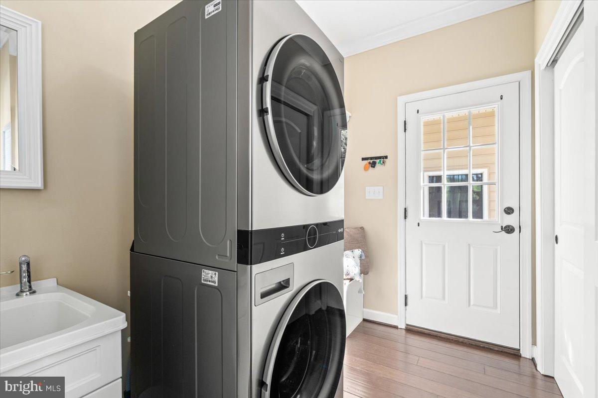 MYERSVILLE - Residential