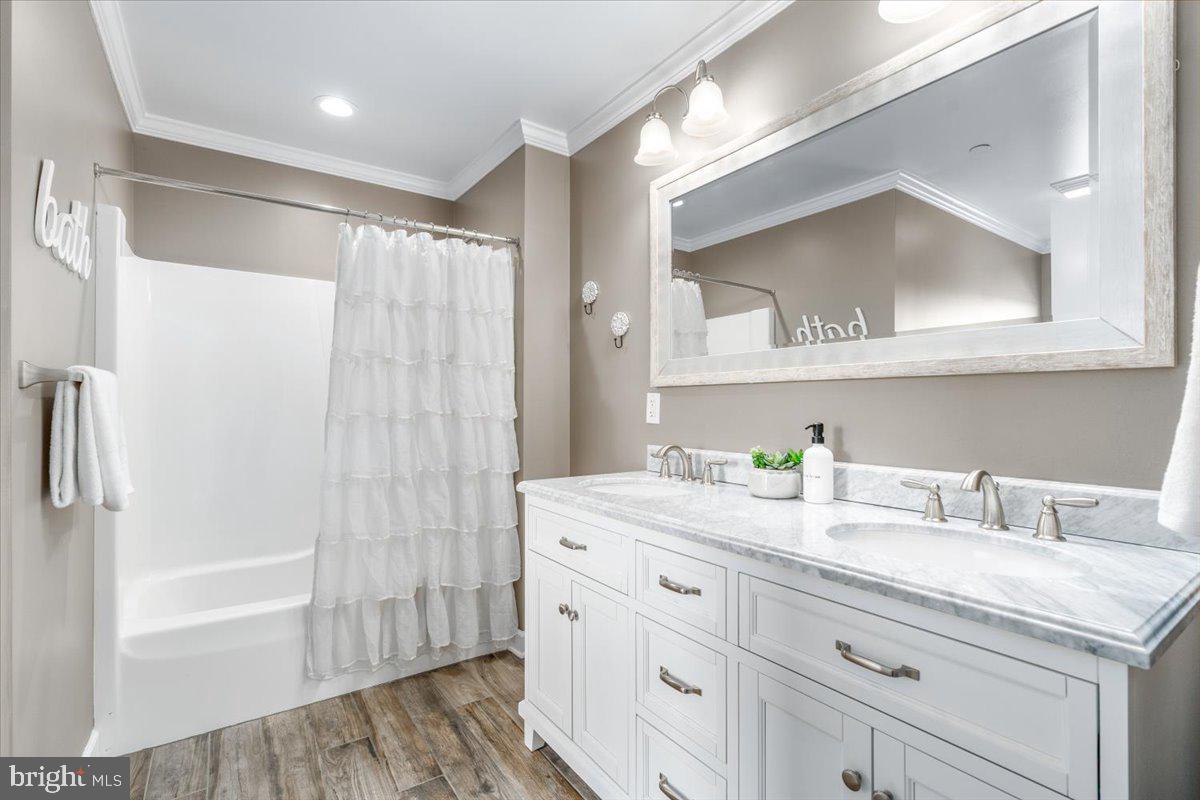 MYERSVILLE - Residential