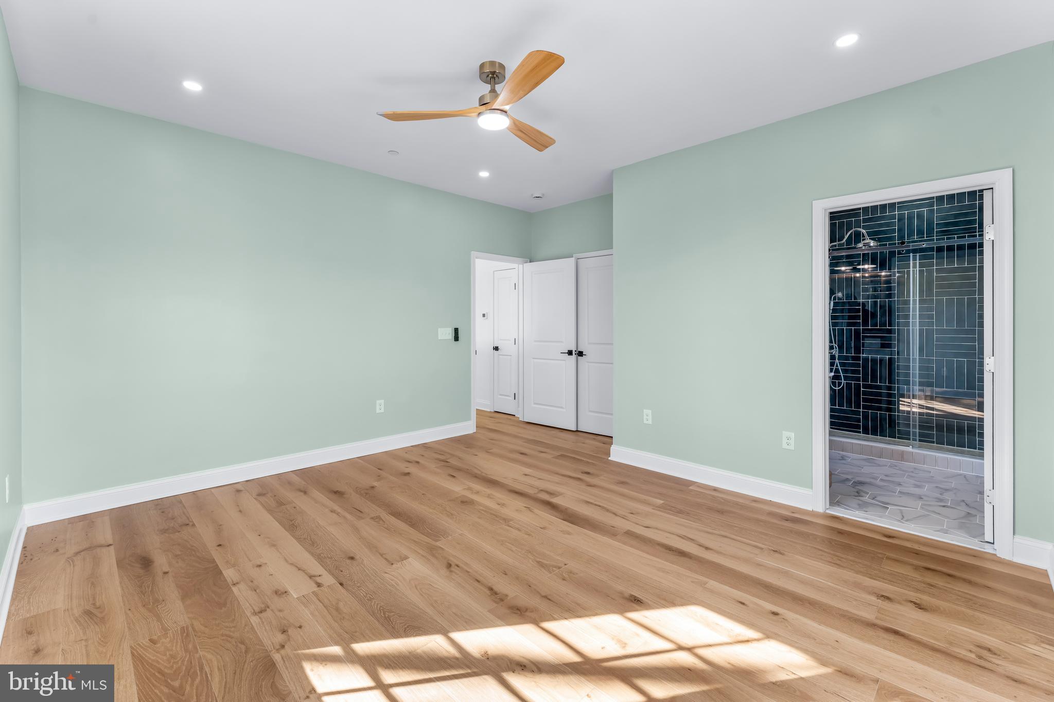 OLIVER BEACH - Residential