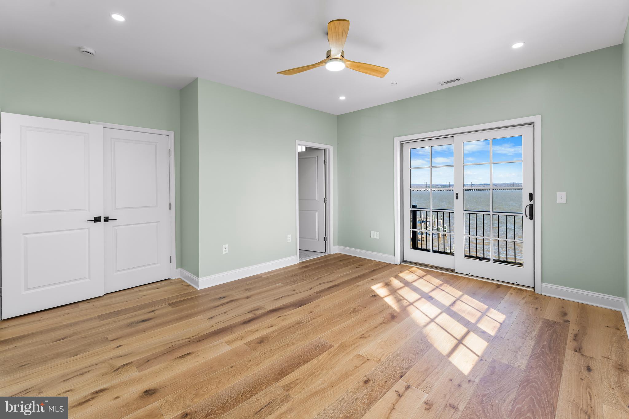 OLIVER BEACH - Residential
