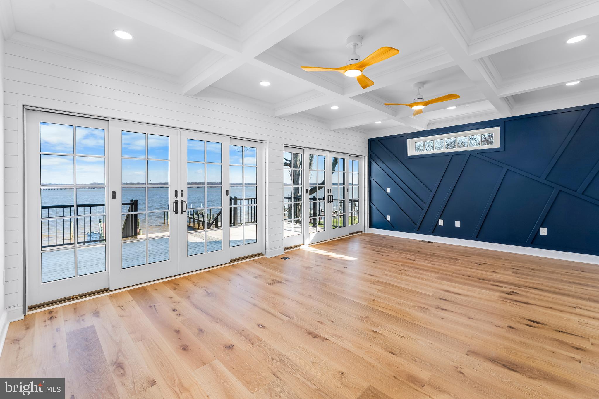 OLIVER BEACH - Residential