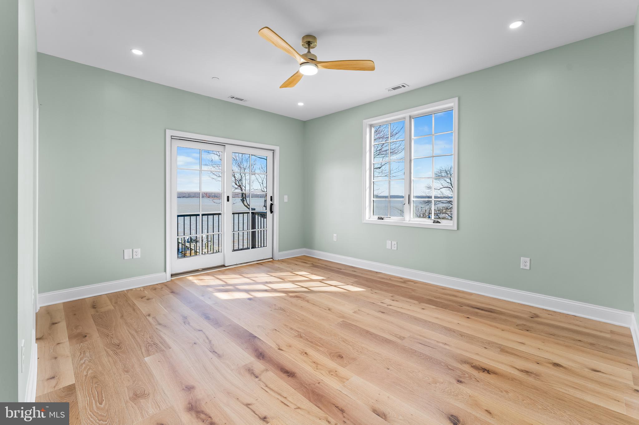 OLIVER BEACH - Residential