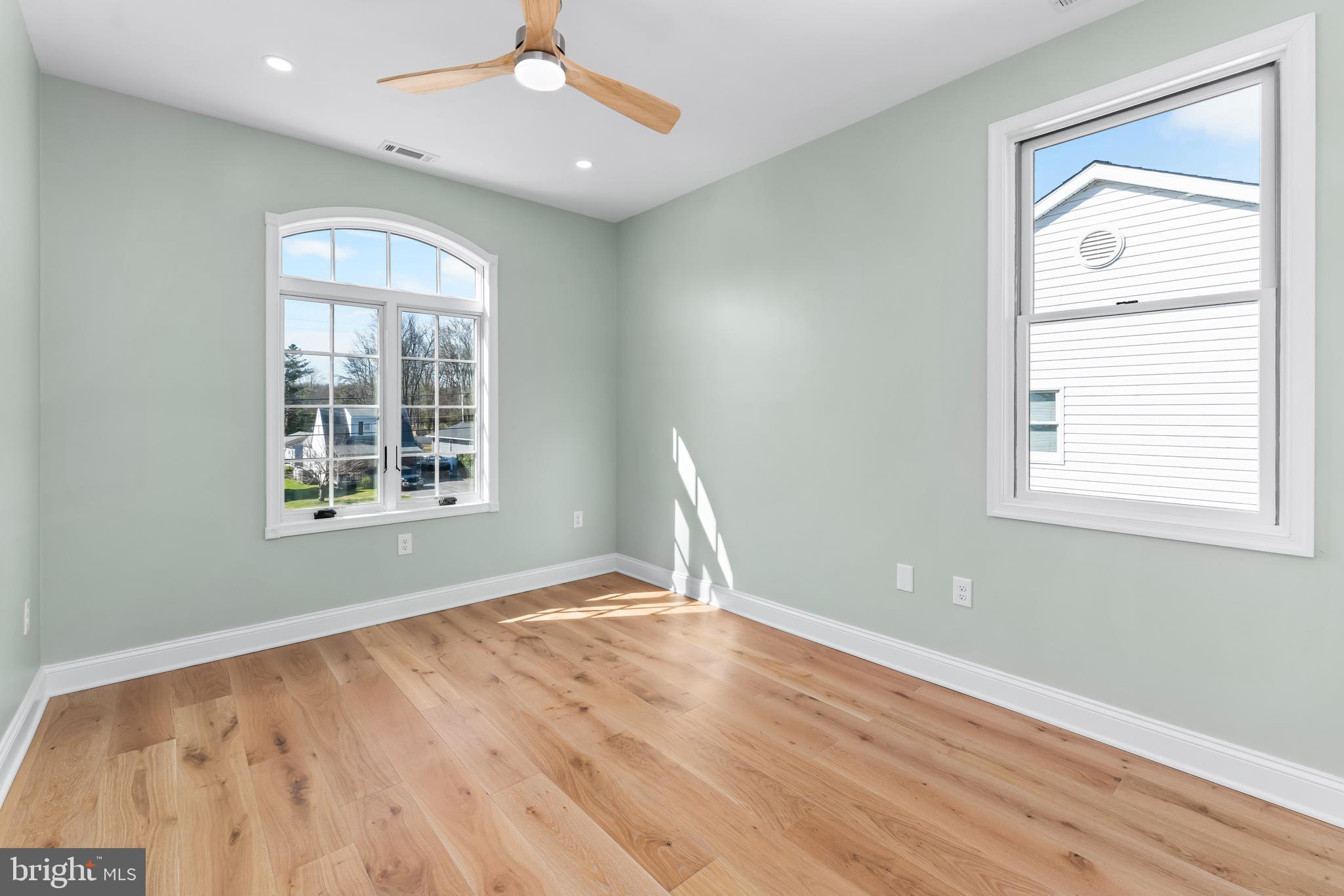 OLIVER BEACH - Residential