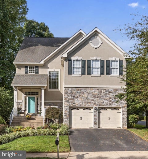 Photo of 47549 Saulty Drive, STERLING, VA 20165 (MLS # VALO2138612)