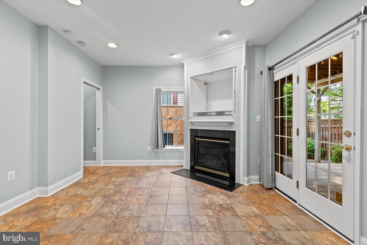 STONE CREEK CROSSING - Residential