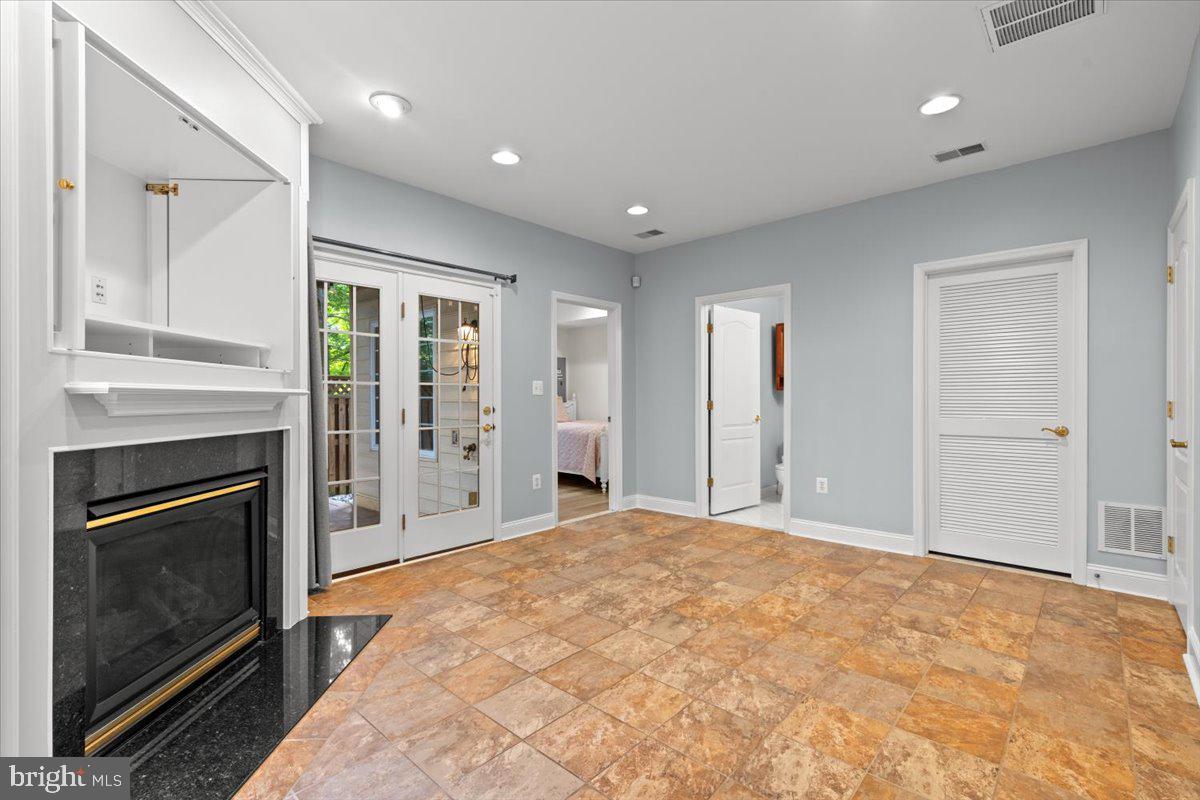 STONE CREEK CROSSING - Residential