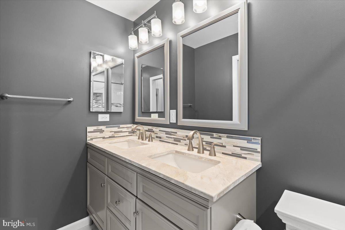 STONE CREEK CROSSING - Residential