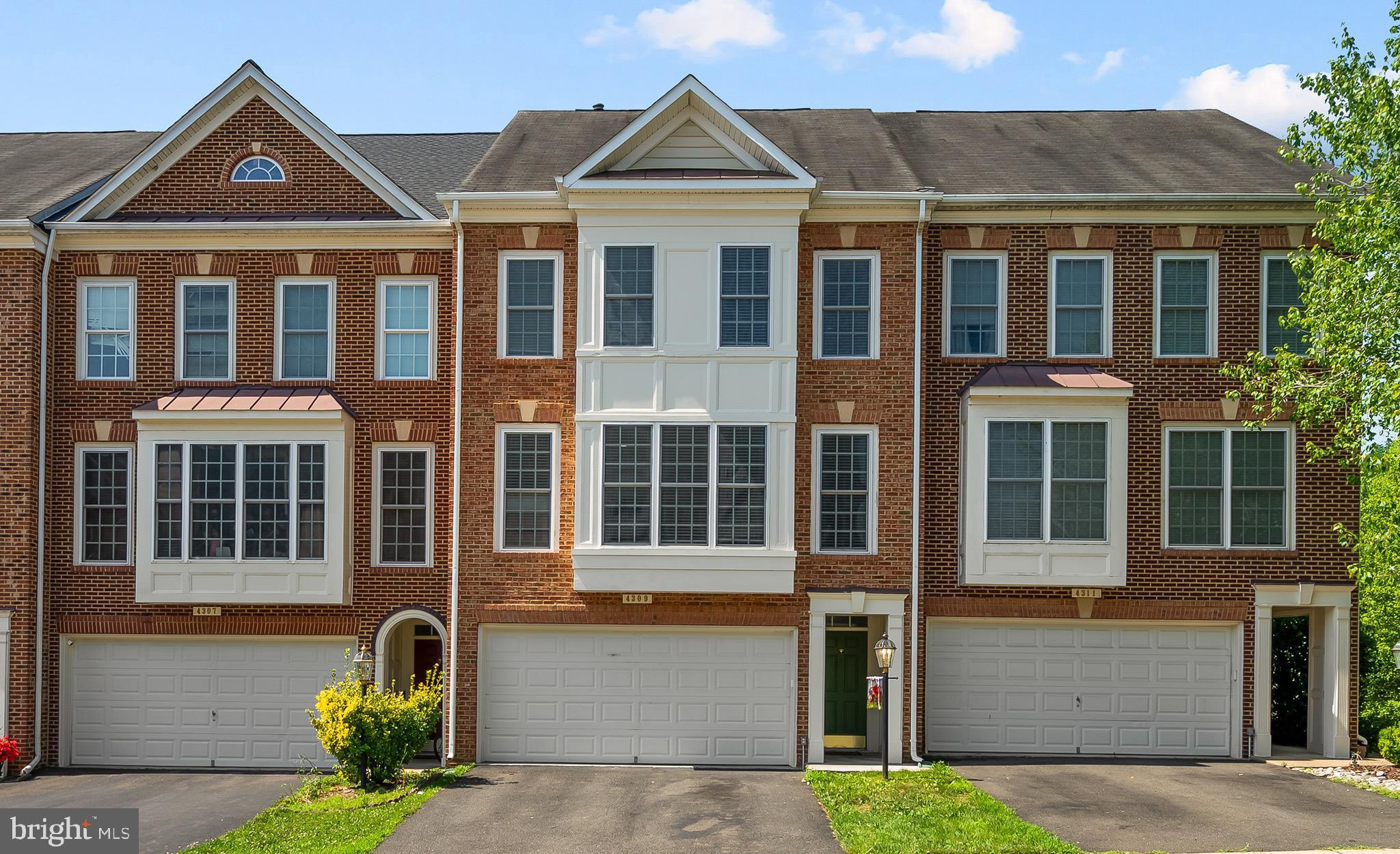 Photo 1 of 39 — 4309 STONE MOUNTAIN COURT, DUMFRIES, VA 22025