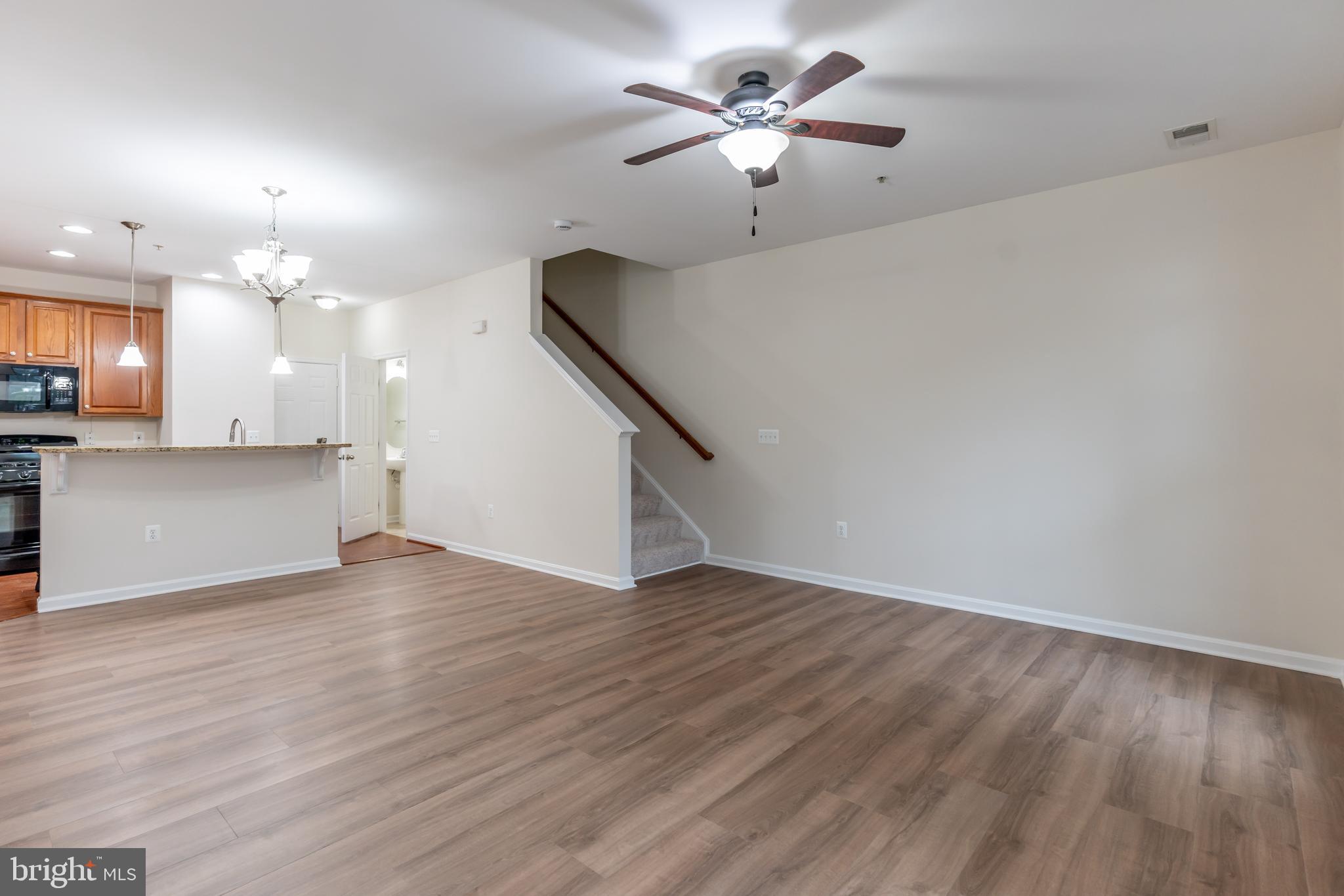 LEE SQUARE - Residential