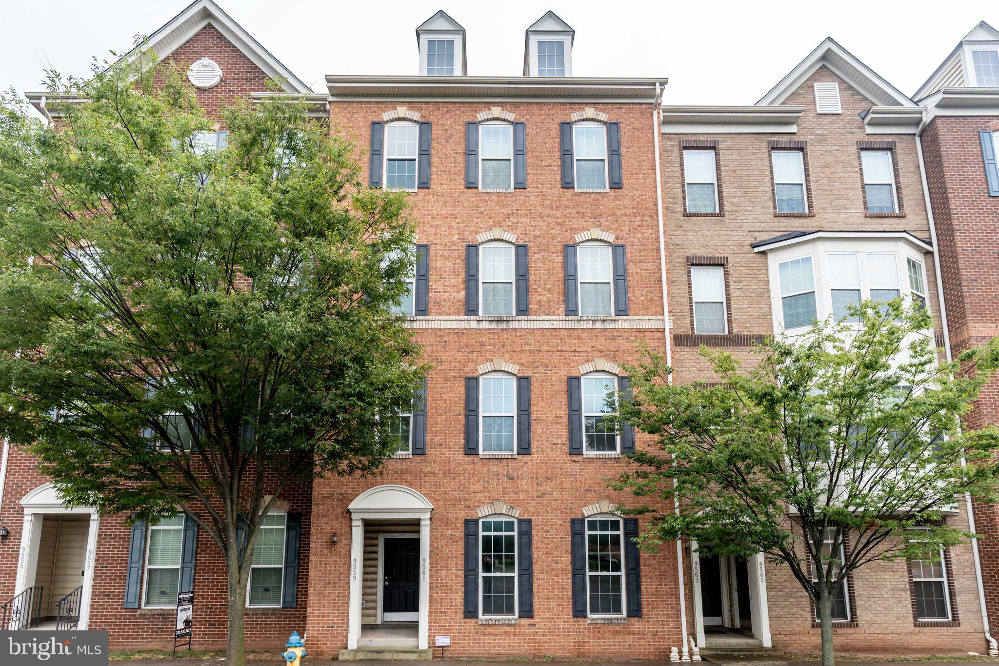 LEE SQUARE - Residential