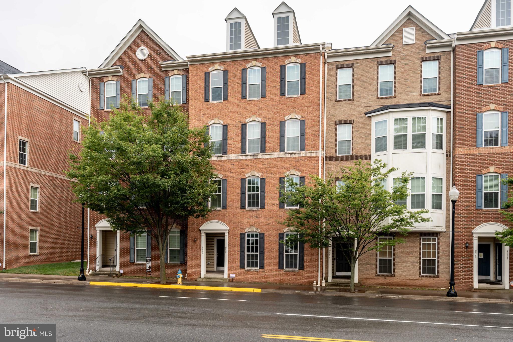 LEE SQUARE - Residential