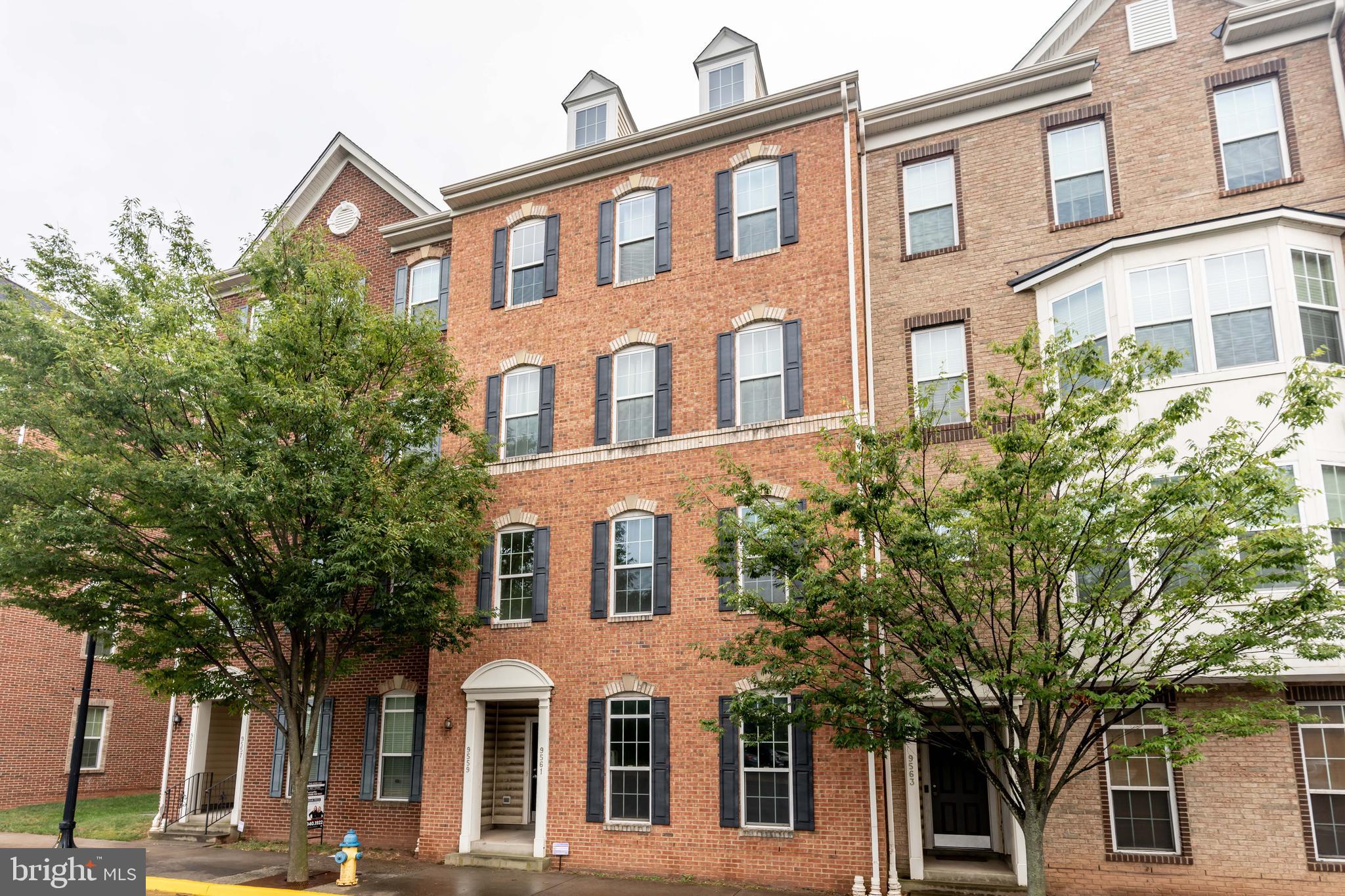 LEE SQUARE - Residential