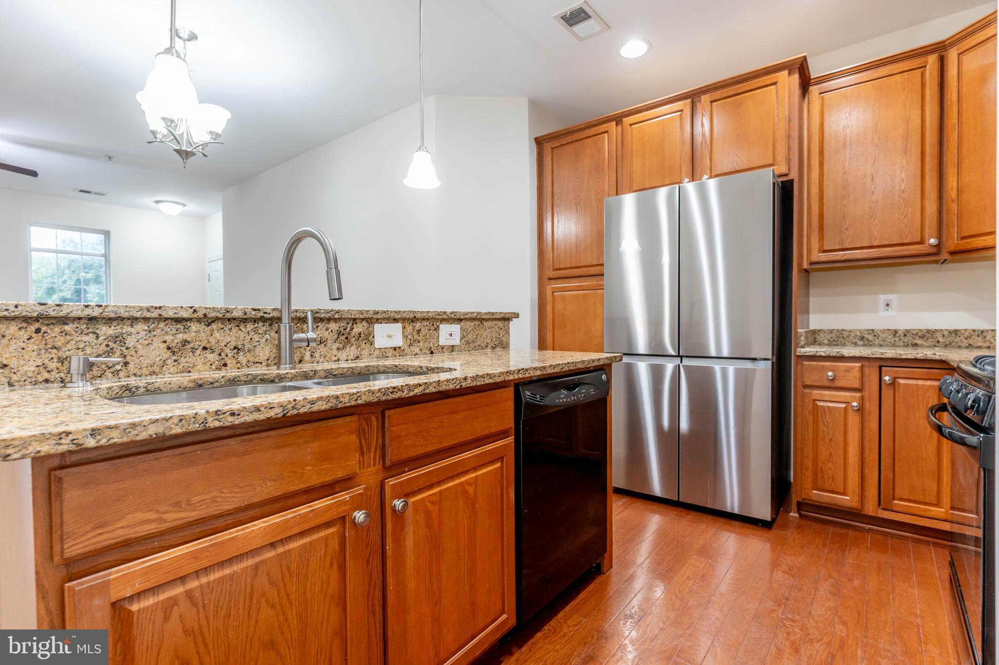 LEE SQUARE - Residential