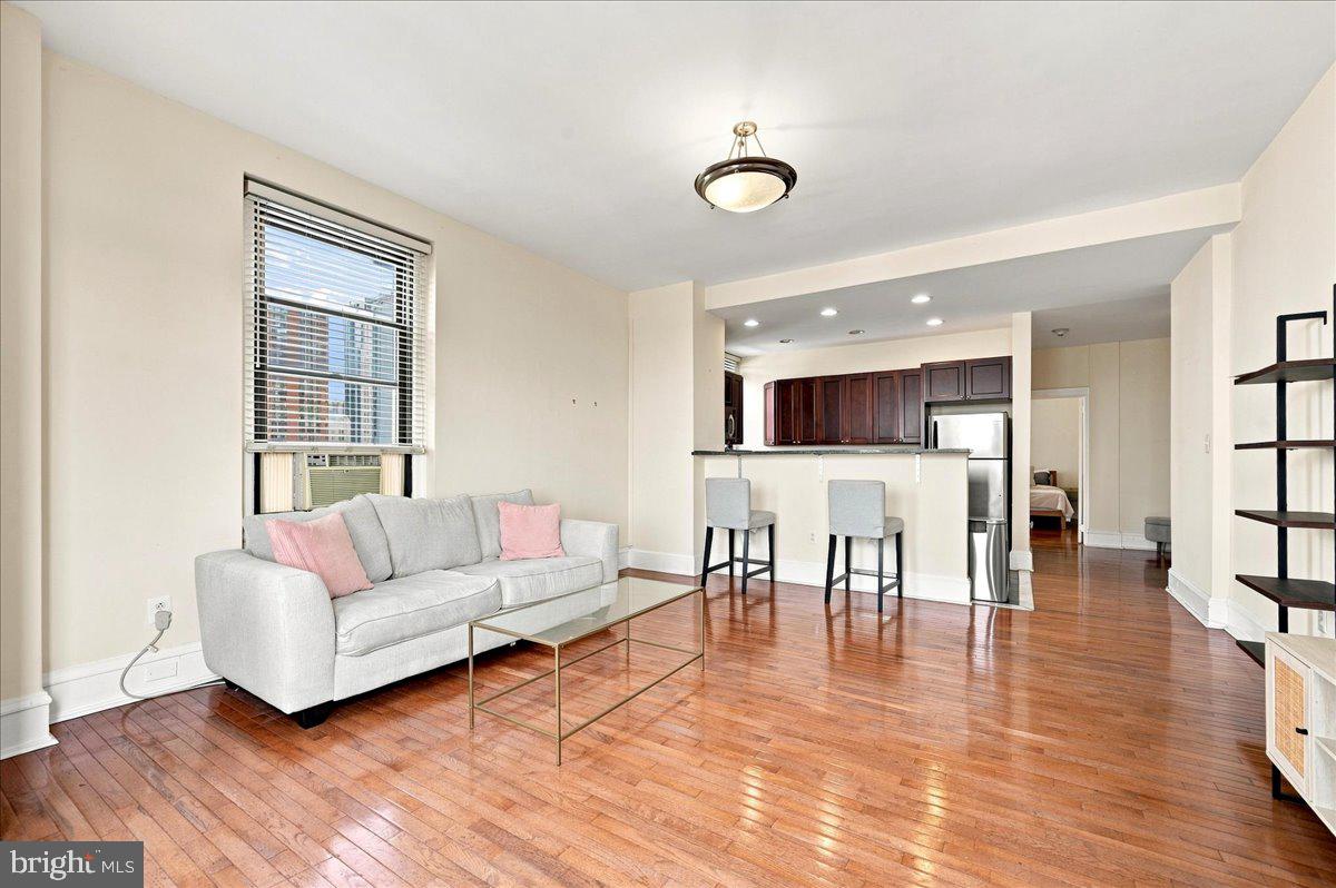 250 S 13TH STREET 00 11E