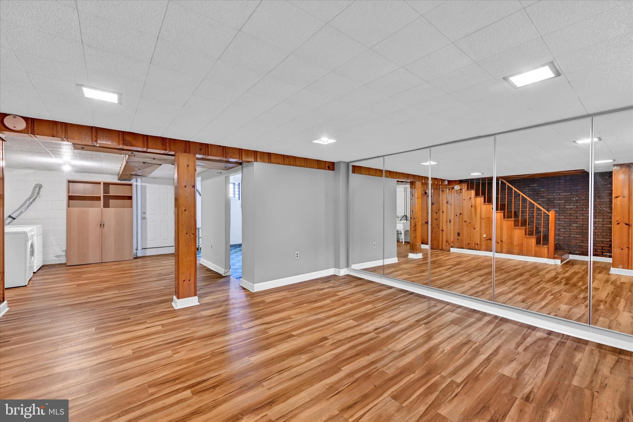 IDLEWOOD - Residential