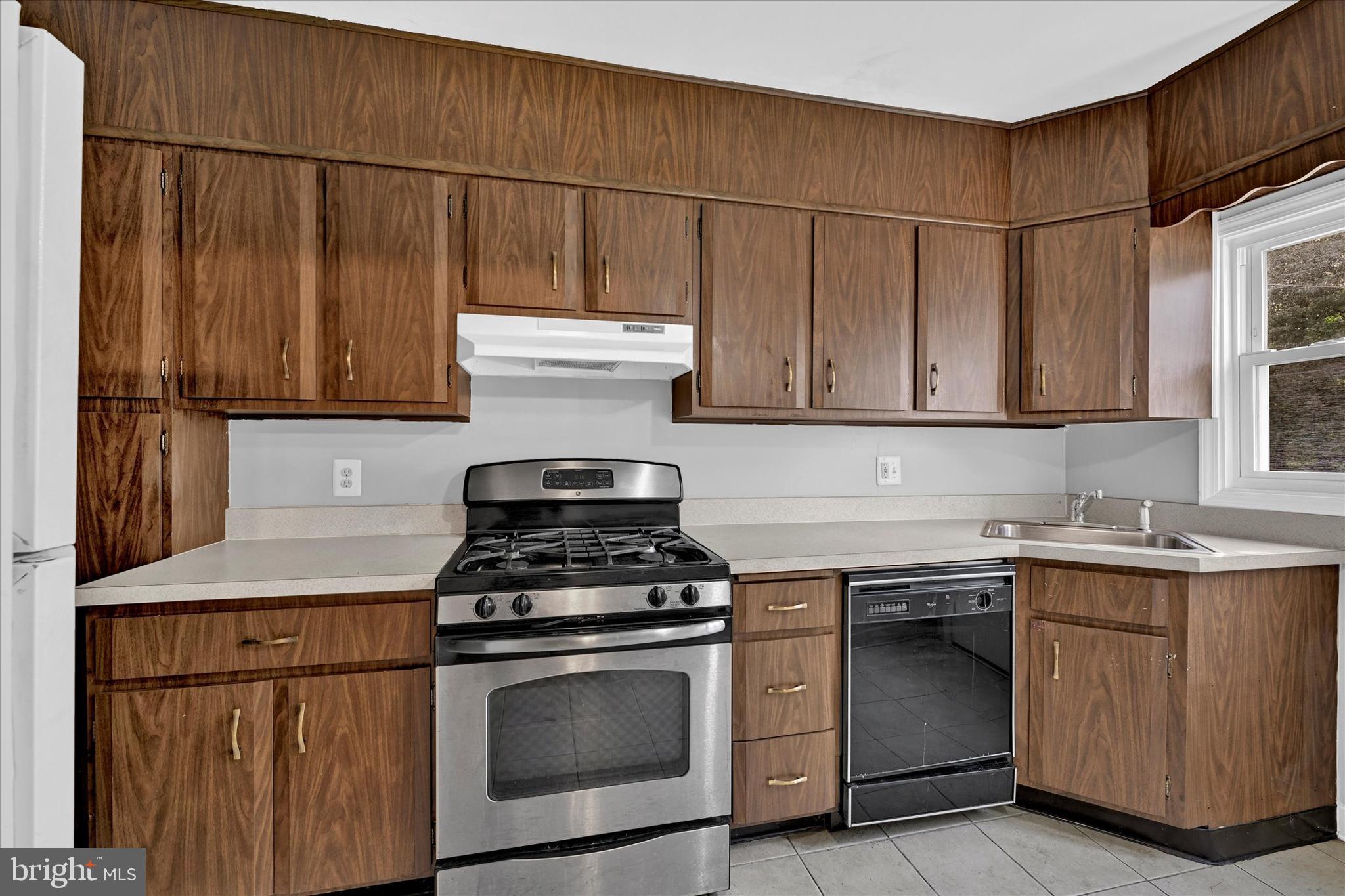 IDLEWOOD - Residential