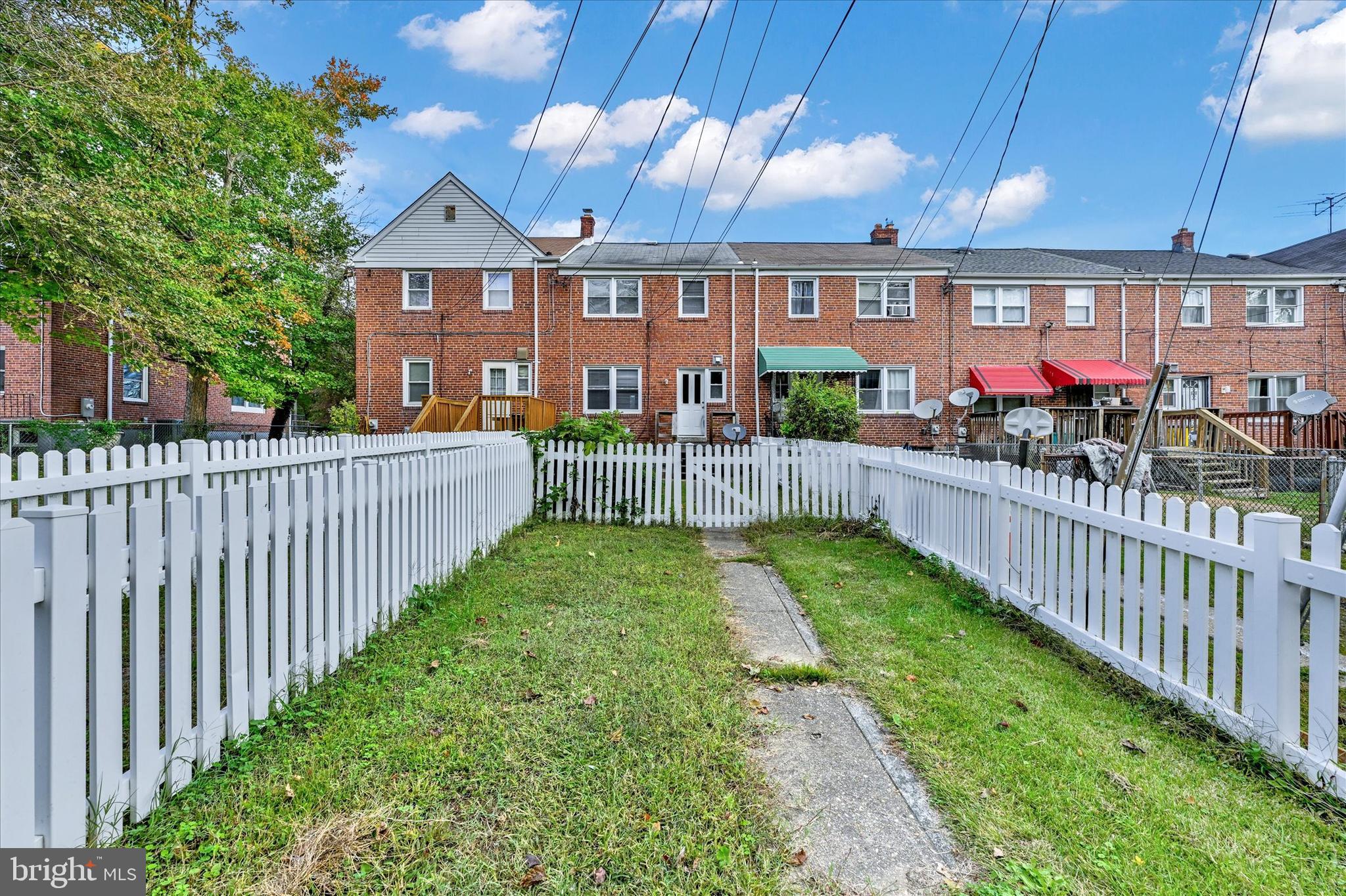 IDLEWOOD - Residential