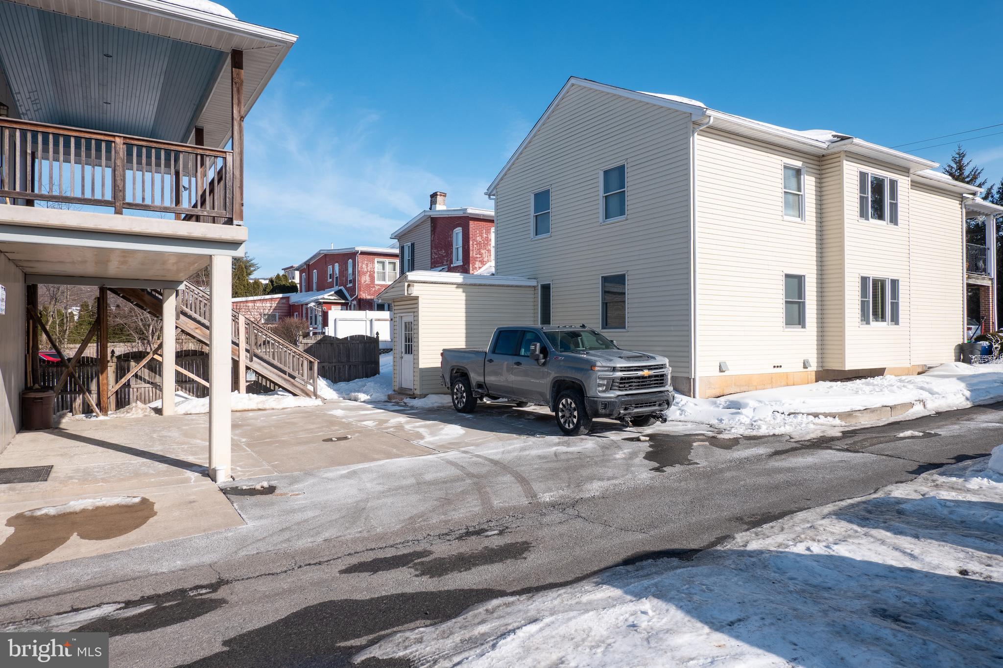 557 MINOR STREET 559