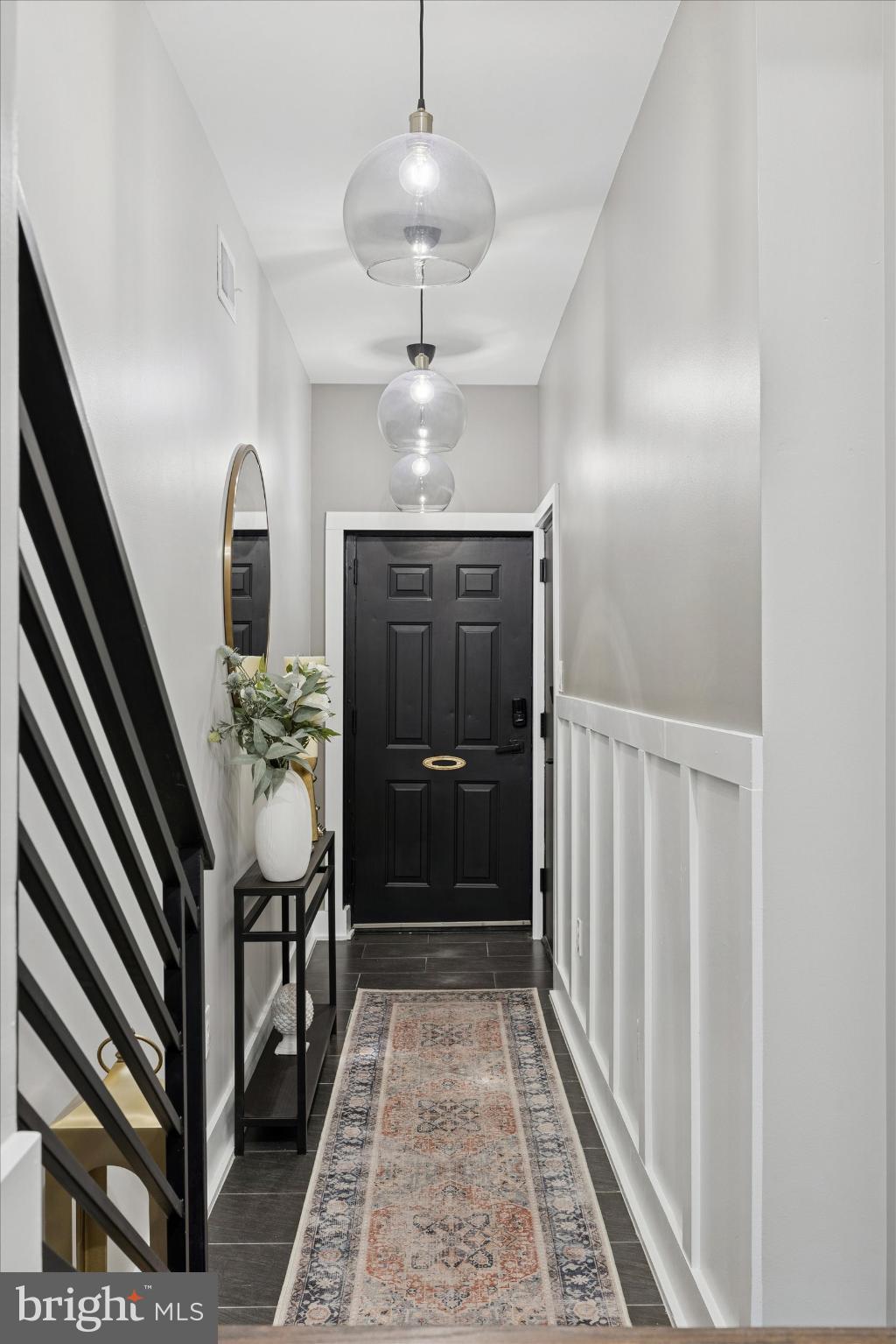 1530 E HEWSON STREET