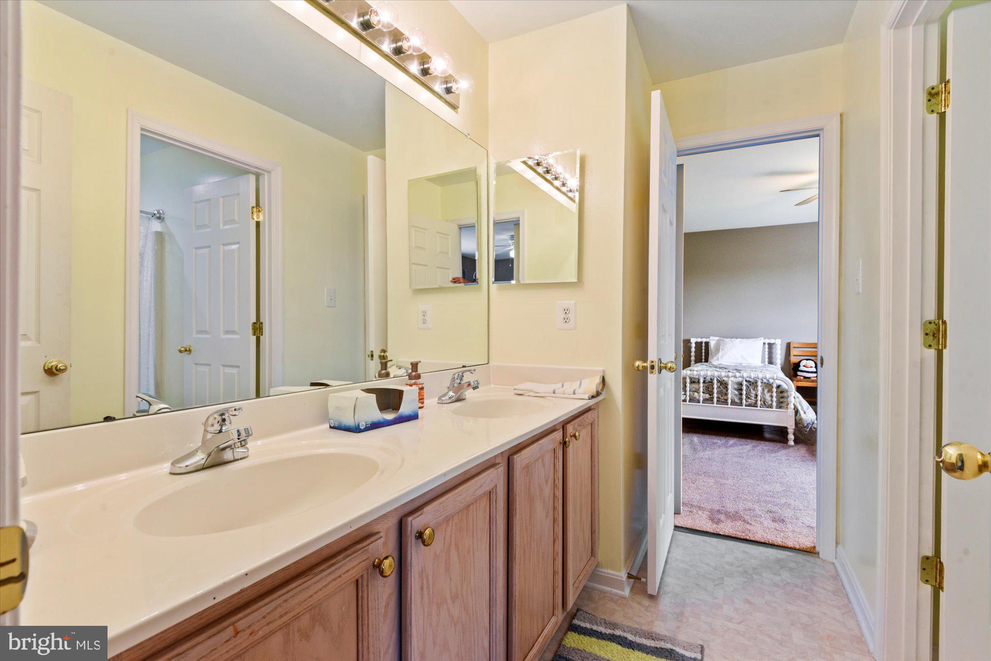 GREEN HILL MANOR - Residential