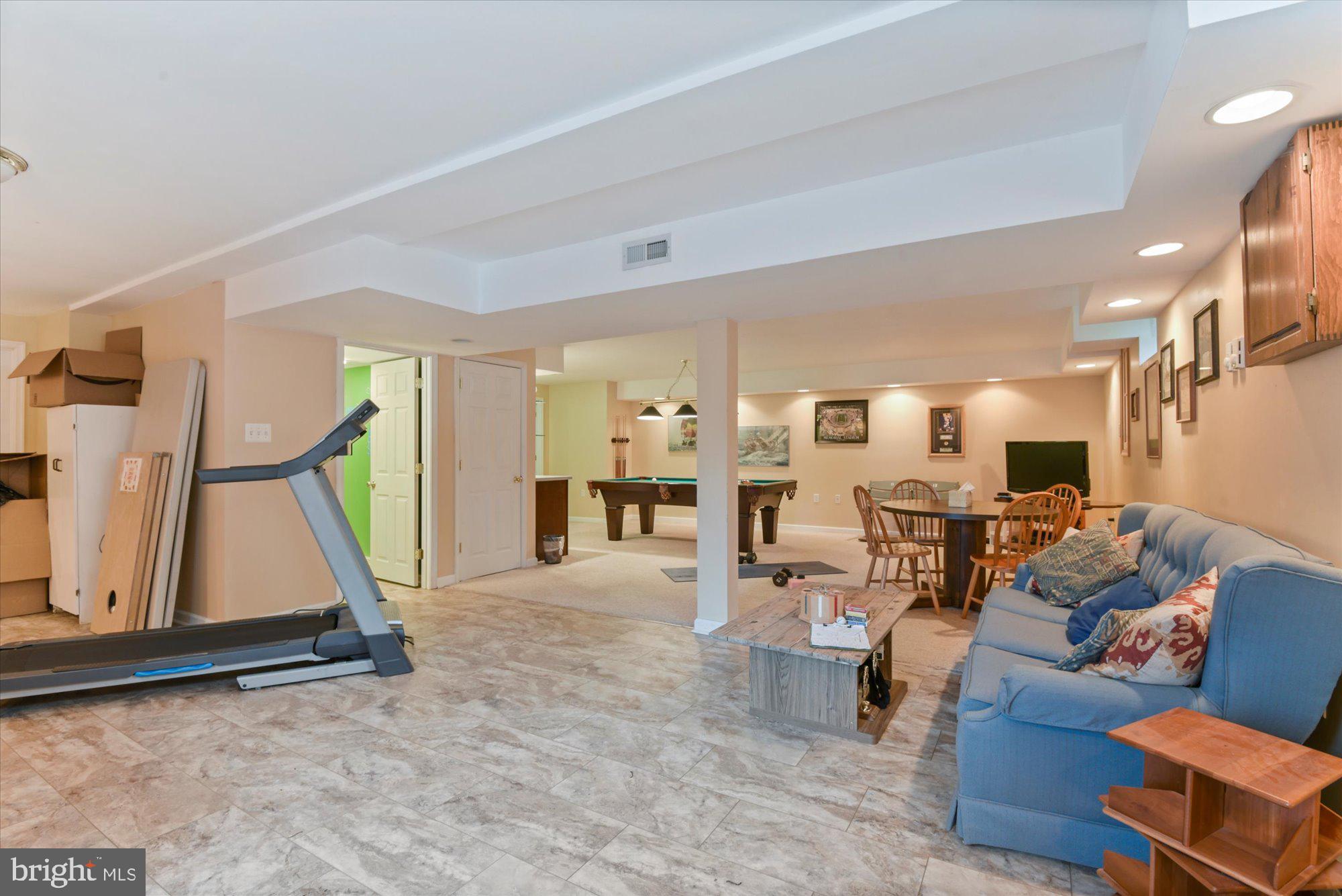 GREEN HILL MANOR - Residential