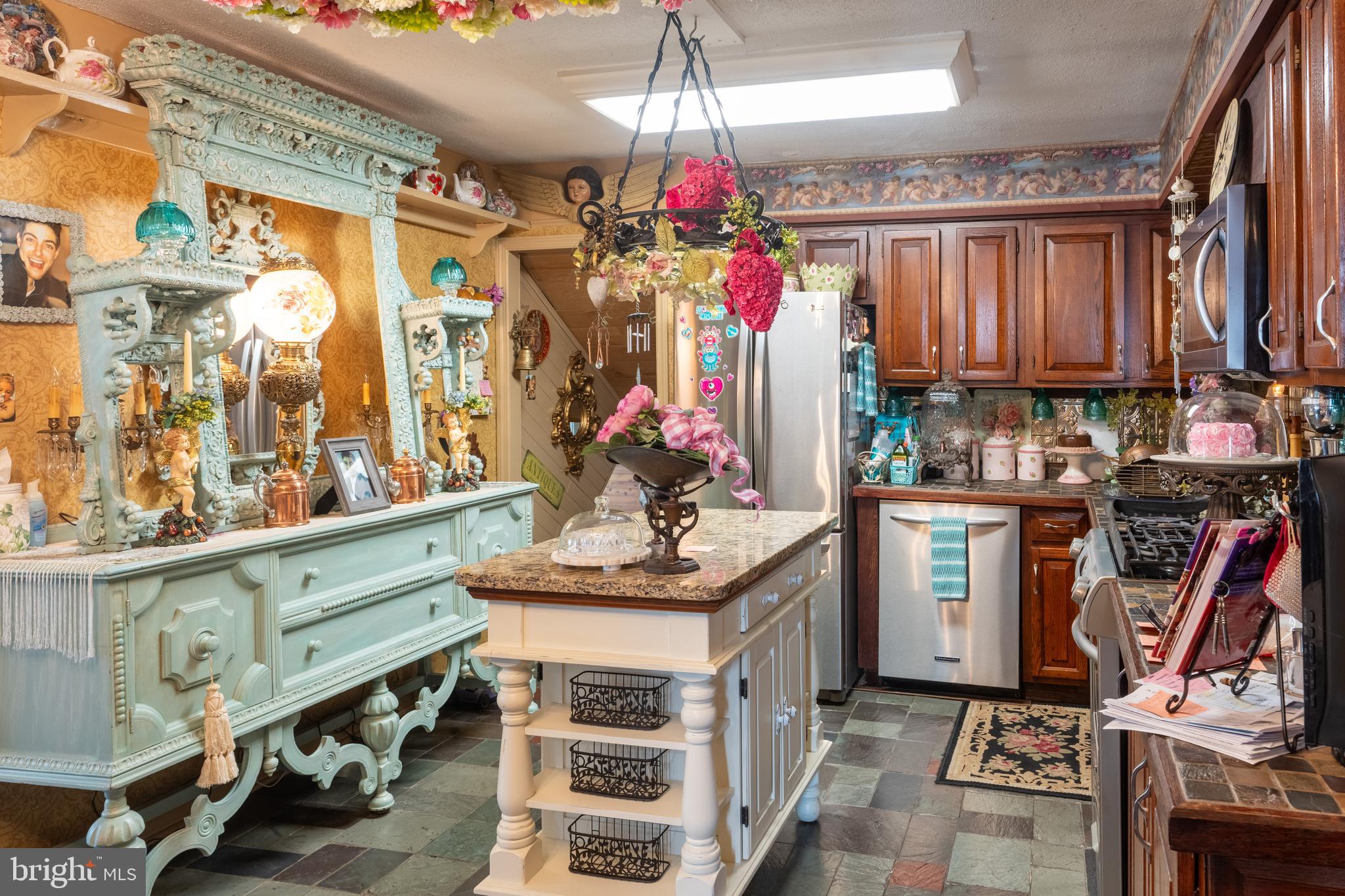 BURGUNDY HILLS - Residential