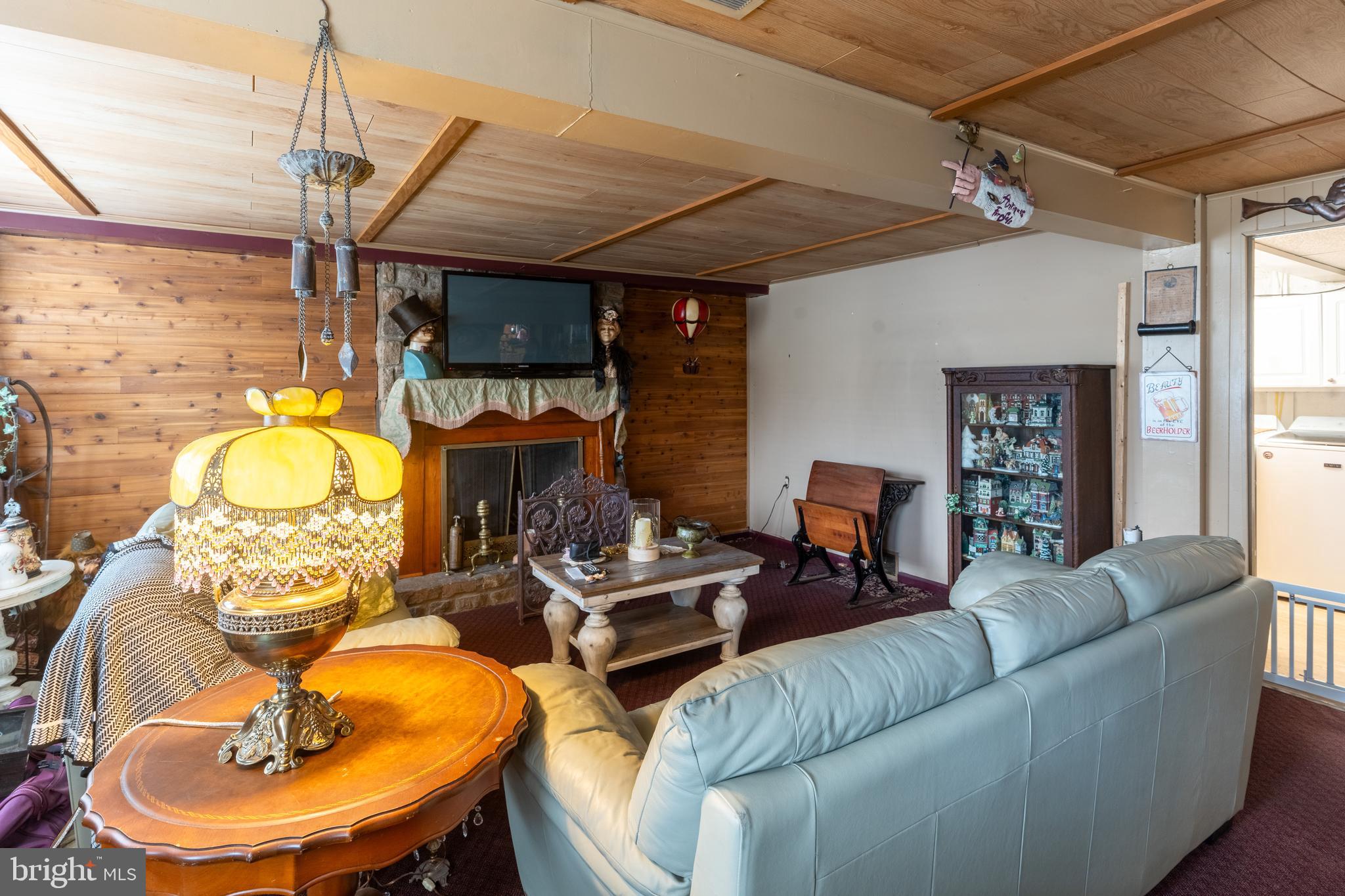 BURGUNDY HILLS - Residential