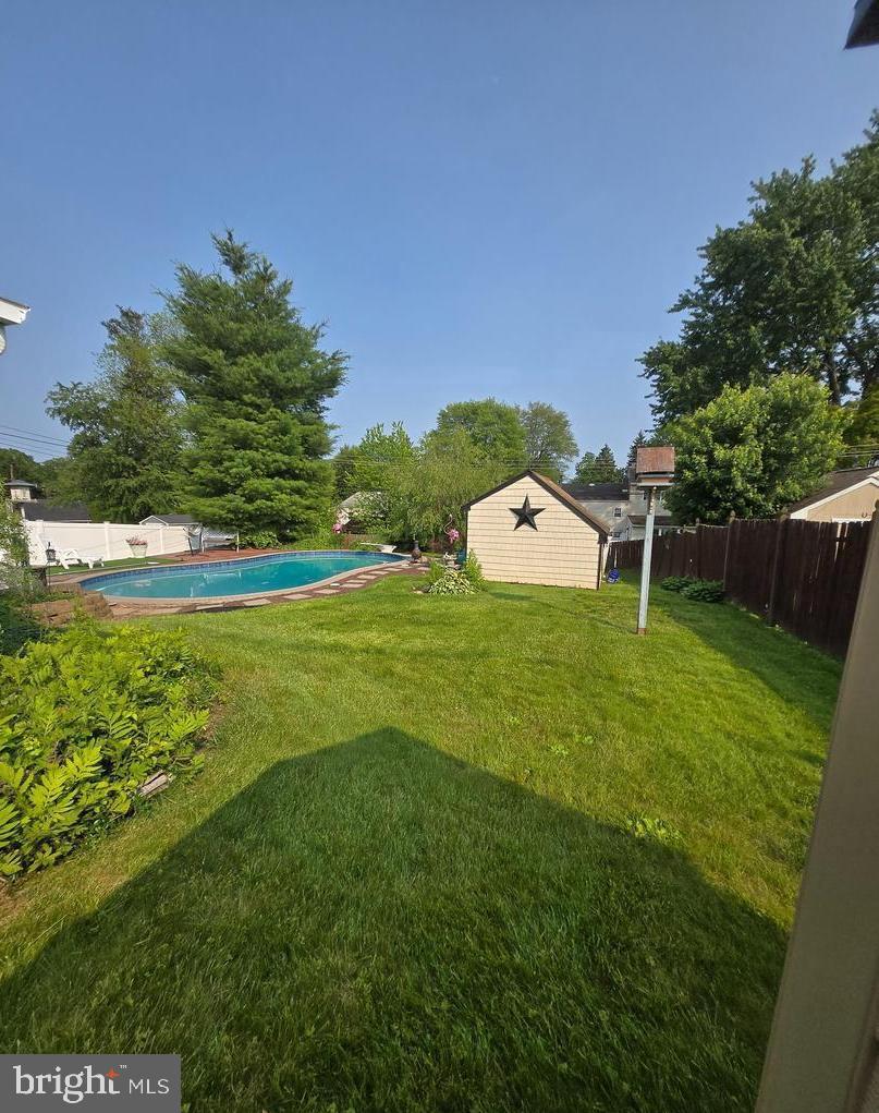 BURGUNDY HILLS - Residential