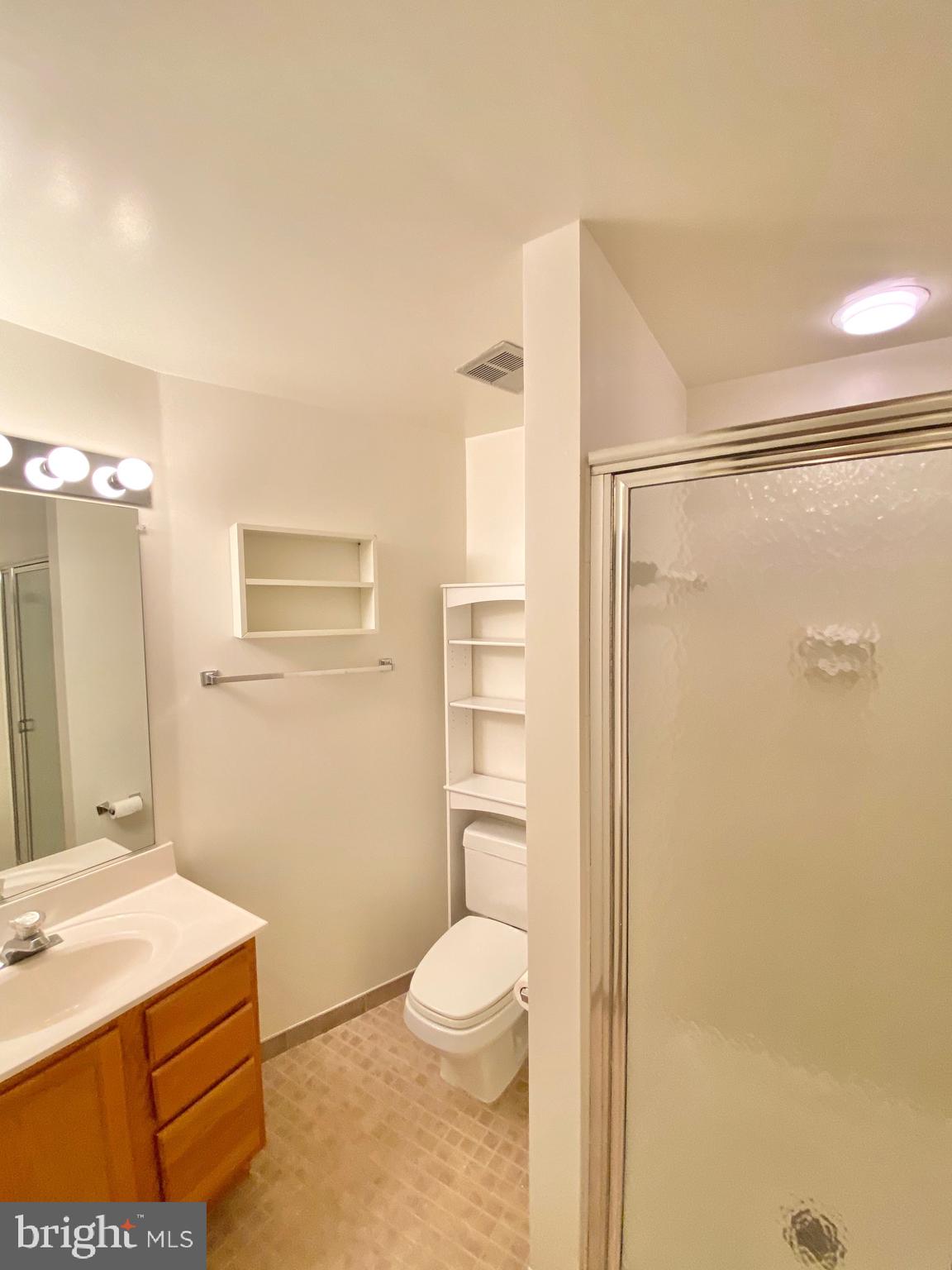 KINGSTOWNE - Residential Lease