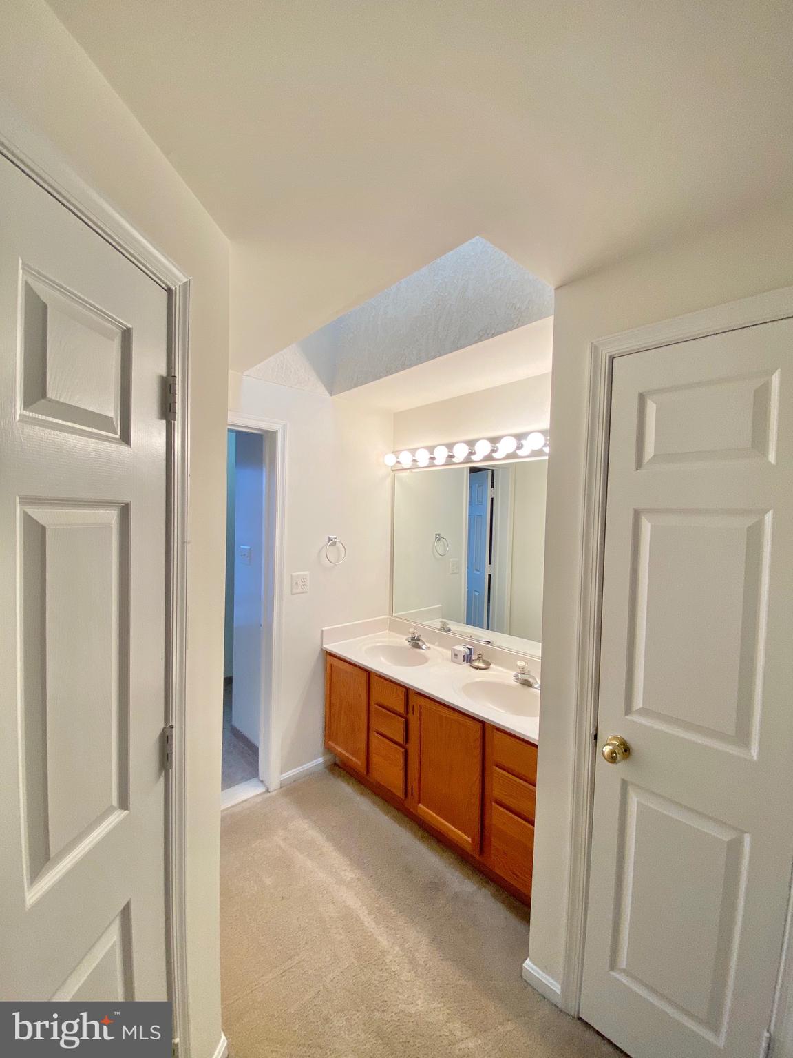 KINGSTOWNE - Residential Lease