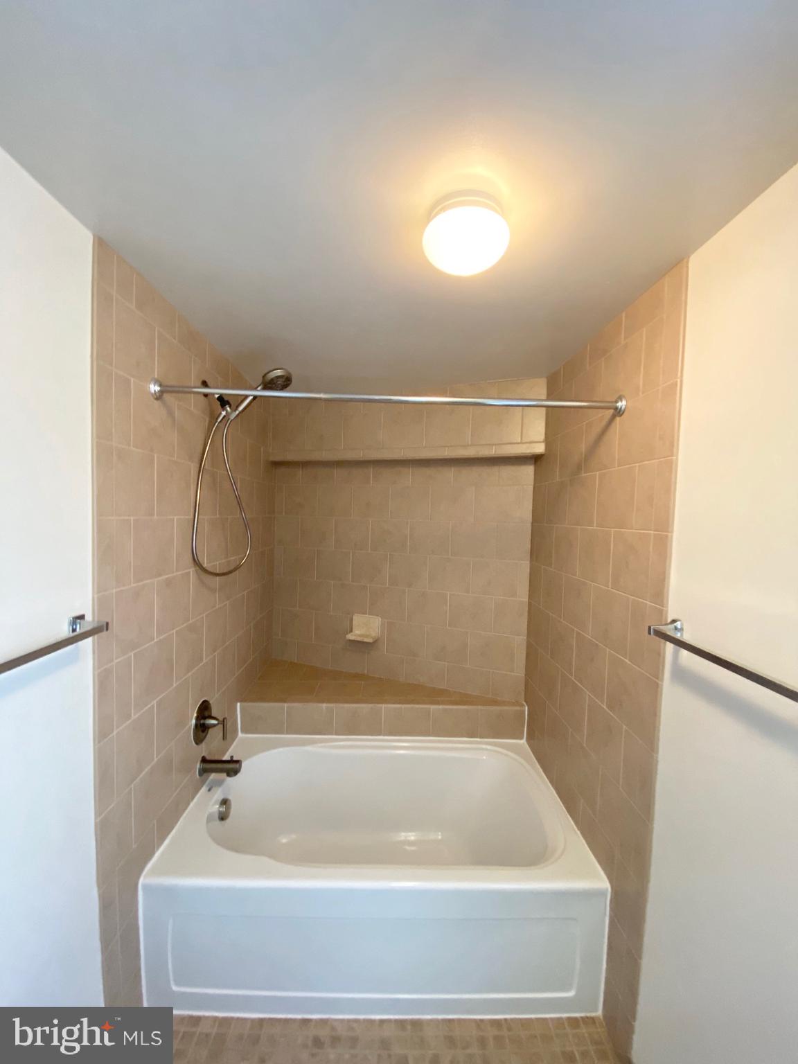 KINGSTOWNE - Residential Lease