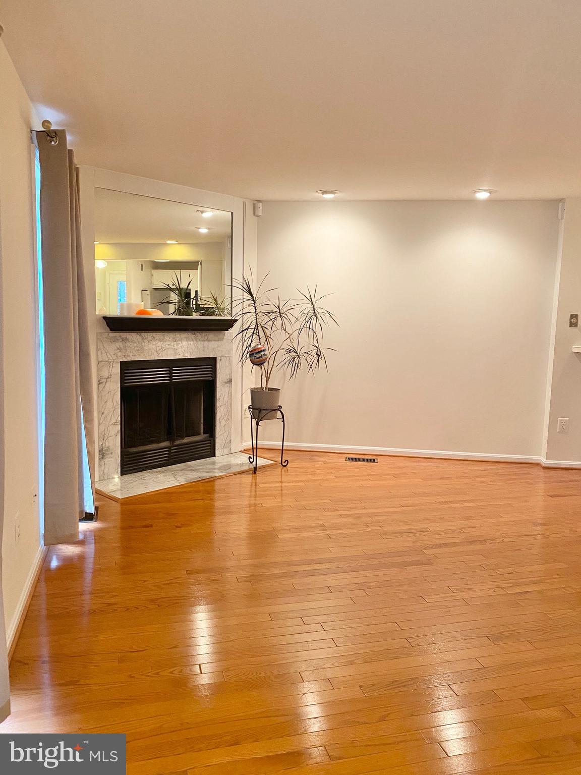 KINGSTOWNE - Residential Lease