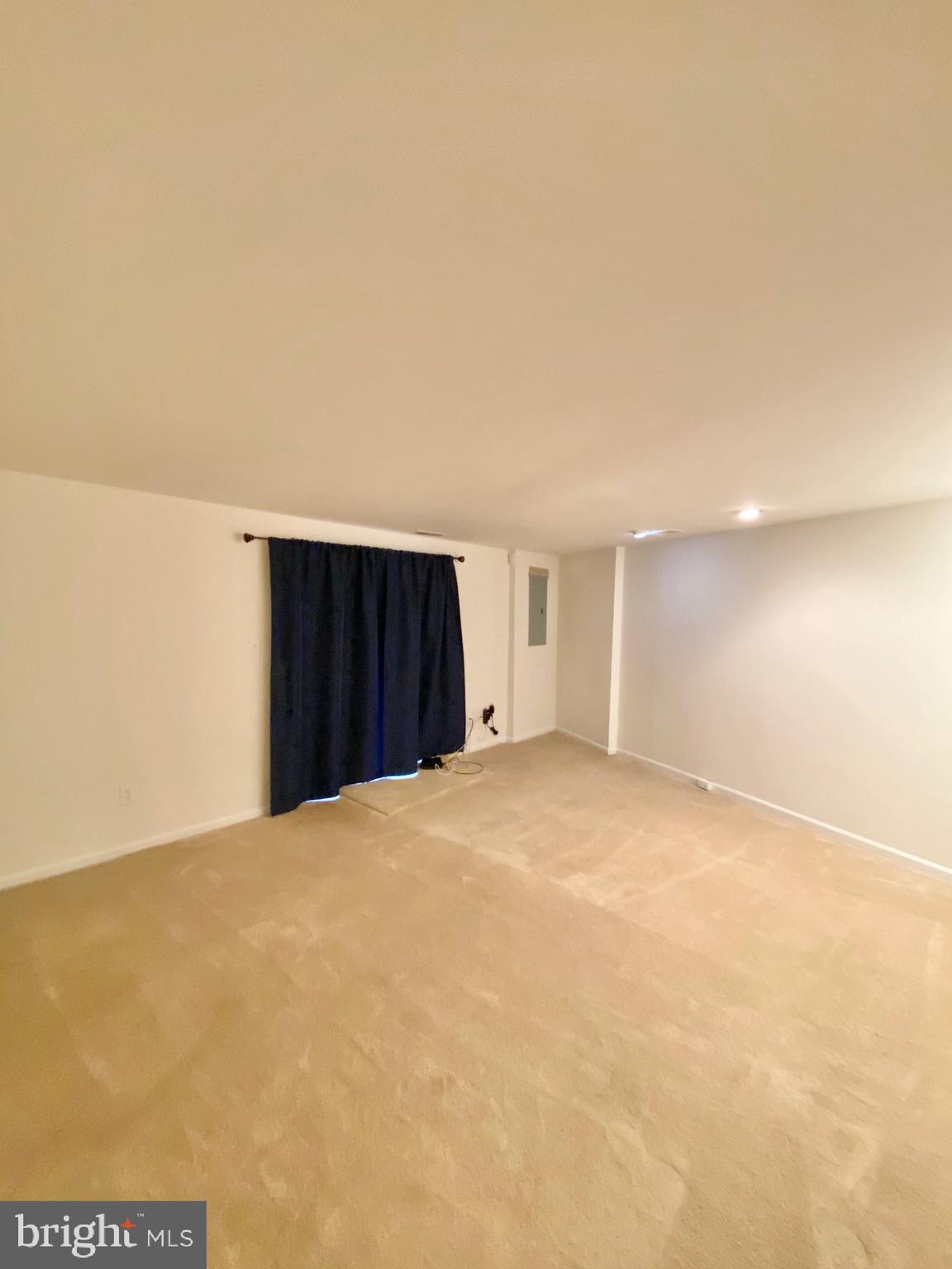 KINGSTOWNE - Residential Lease