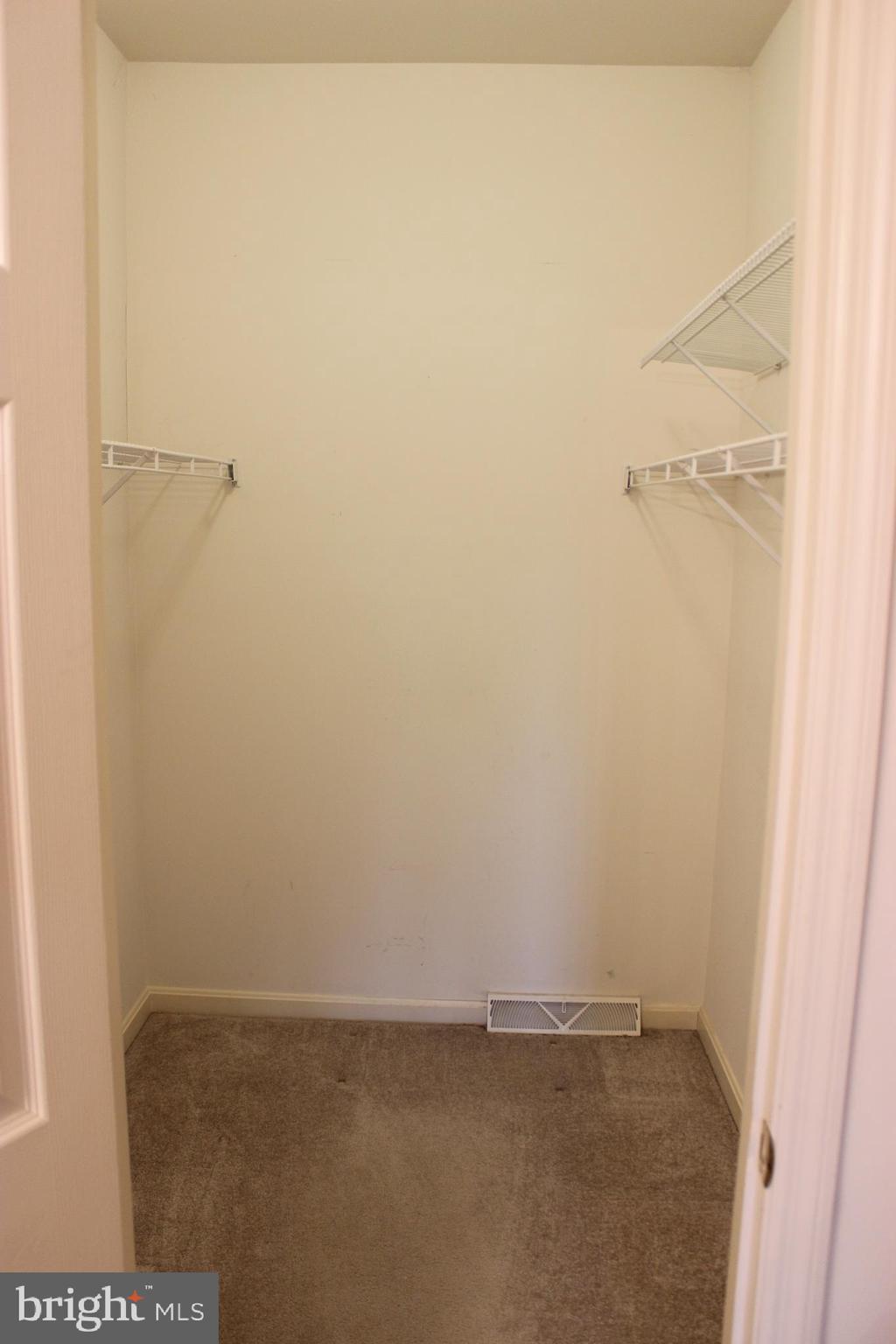 LINCOLNS MEADOW - Residential