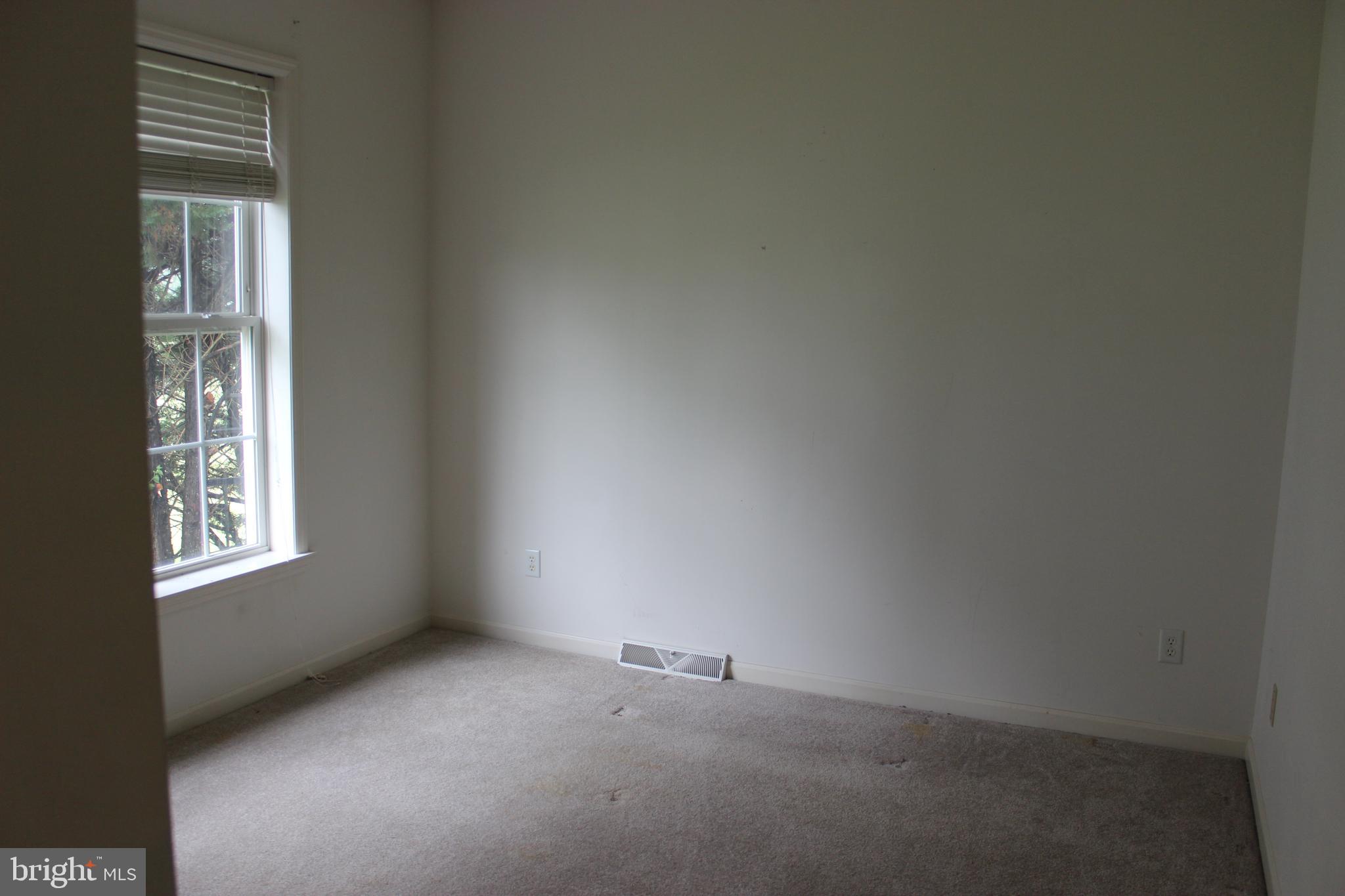 LINCOLNS MEADOW - Residential