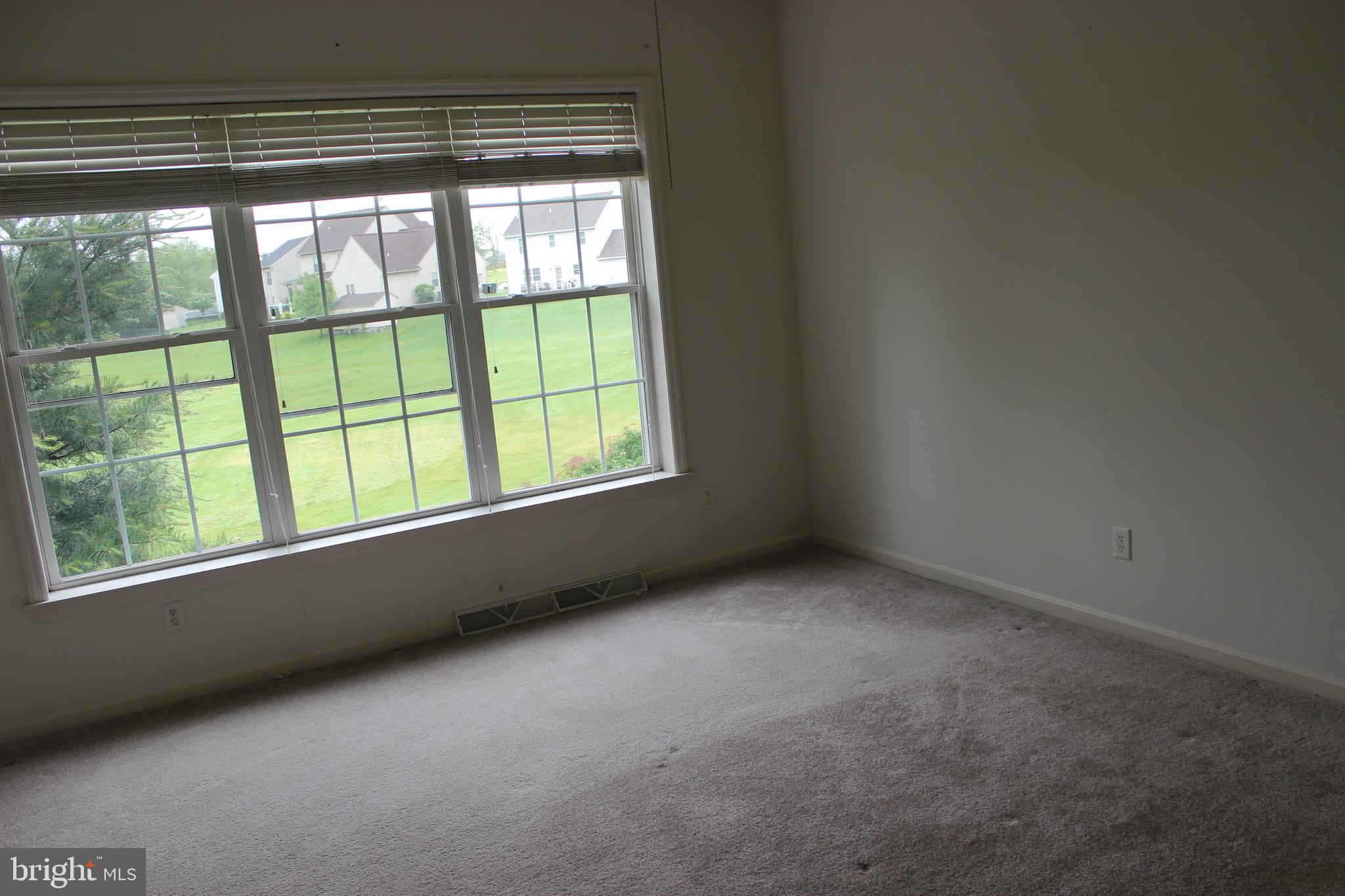 LINCOLNS MEADOW - Residential