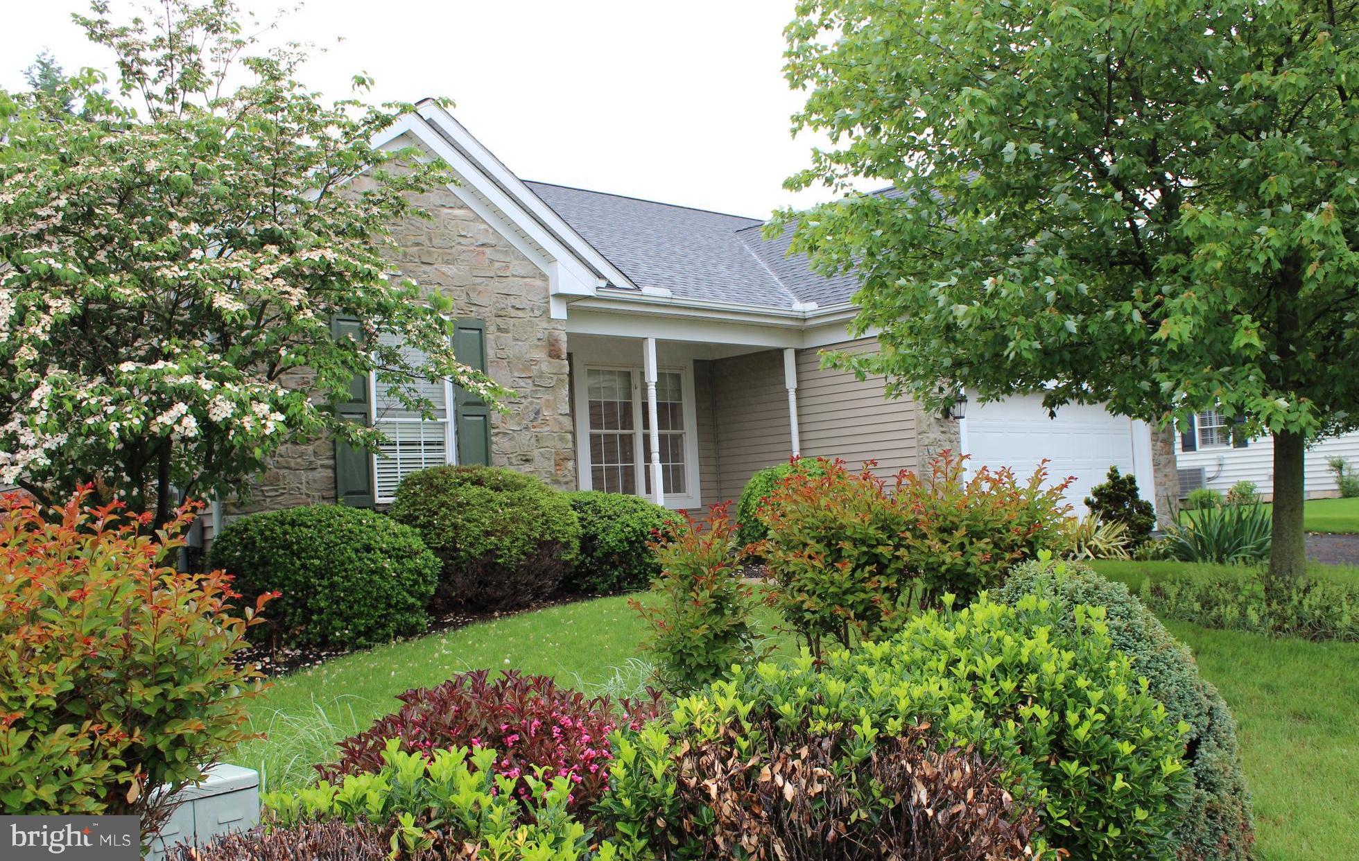 🏡 Welcome to 15 Reagan Drive – Lincolns Meadow Subdivision
Discover comfort and convenience in this beautifully maintained 3-bedroom, 2-bathroom home nestled in the desirable Lincolns Meadow community. Boasting an open floorplan, this residence offers a seamless flow between living spaces, perfect for both everyday living and entertaining.
Step into the spacious dining and great room combination, where rear sliding glass doors frame serene views of open land—bringing the outdoors in and filling the space with natural light.
Enjoy the perks of a prime location just a stone’s throw from a community playground and with easy access to a scenic walking trail, ideal for morning strolls or evening unwinding.
✨ Highlights:
3 bedrooms
2 full bathrooms
Open-concept living and dining area
Peaceful backyard views
Close proximity to playground and walking trails
Whether you're starting out, downsizing, or simply looking for a peaceful place to call home, 15 Reagan Drive offers the perfect blend of comfort and community.
📞 Schedule your private tour today!
