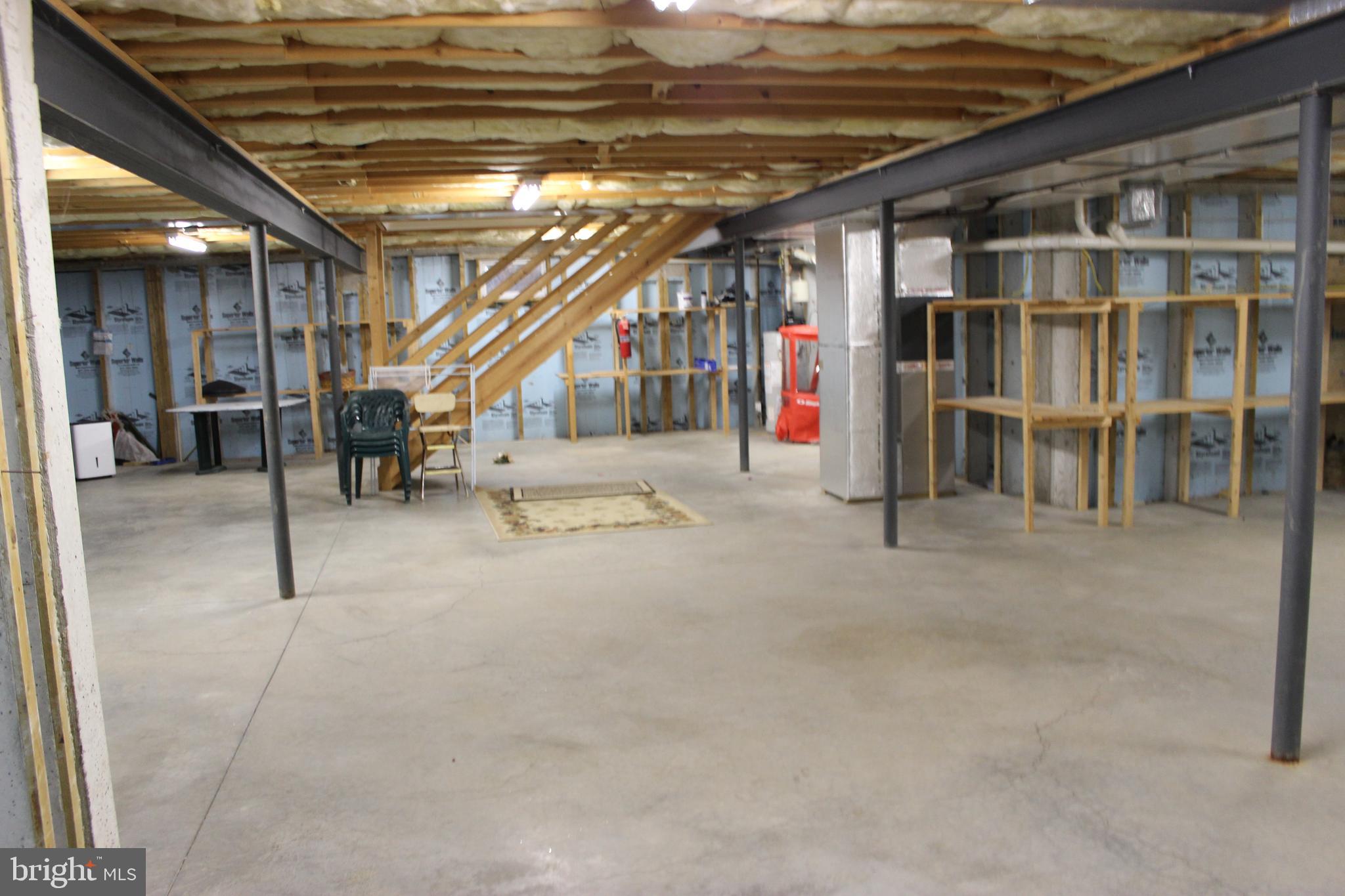 LINCOLNS MEADOW - Residential