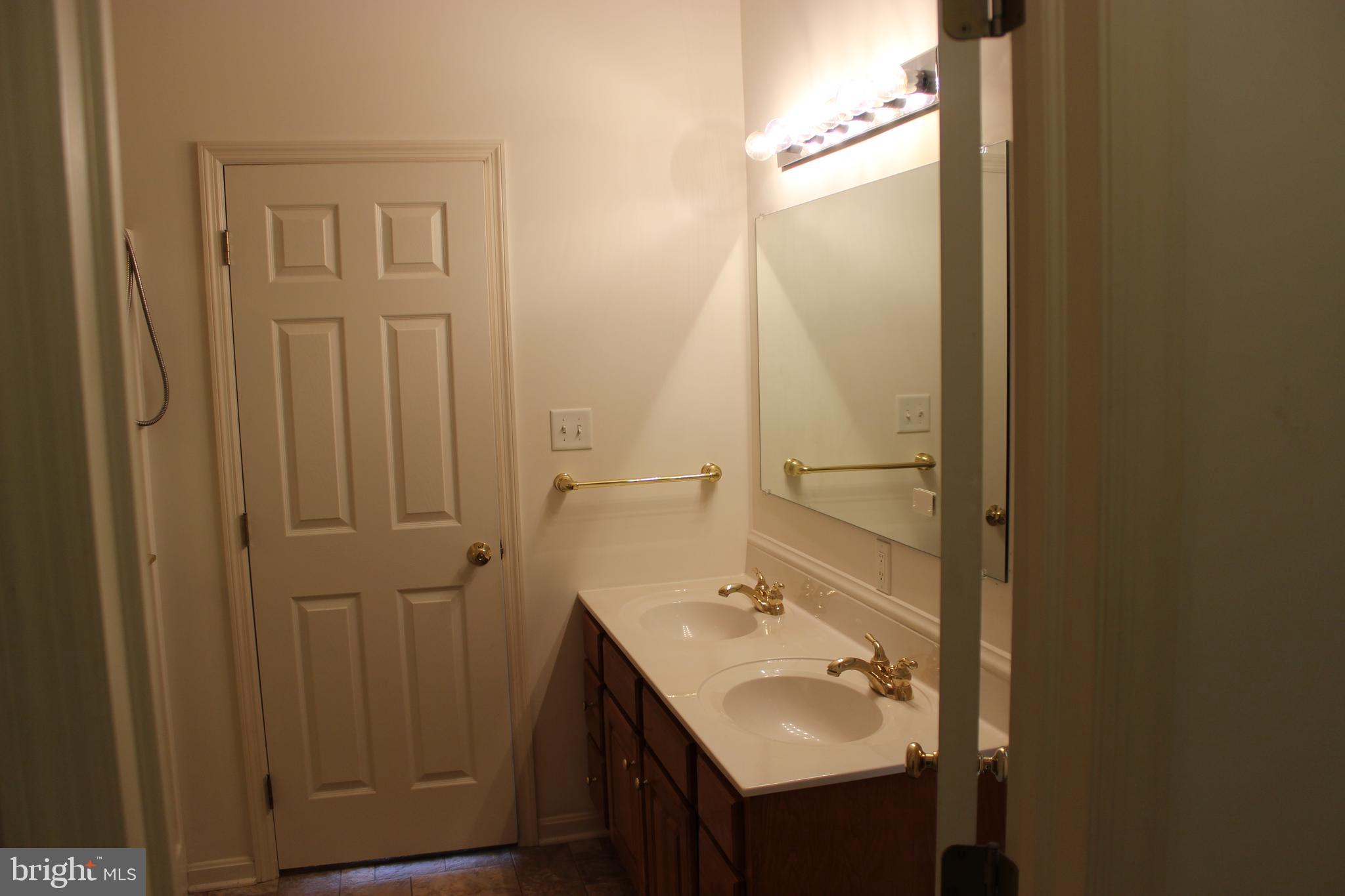 LINCOLNS MEADOW - Residential