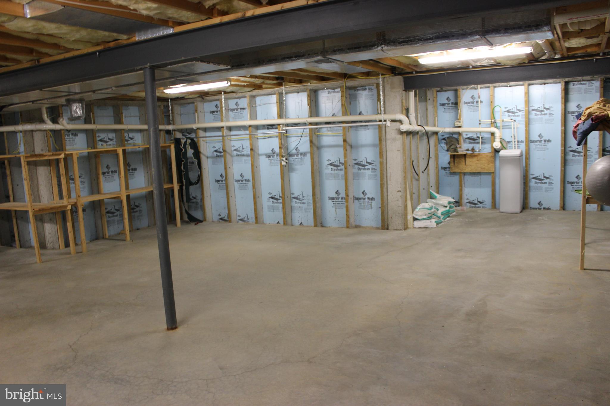 LINCOLNS MEADOW - Residential