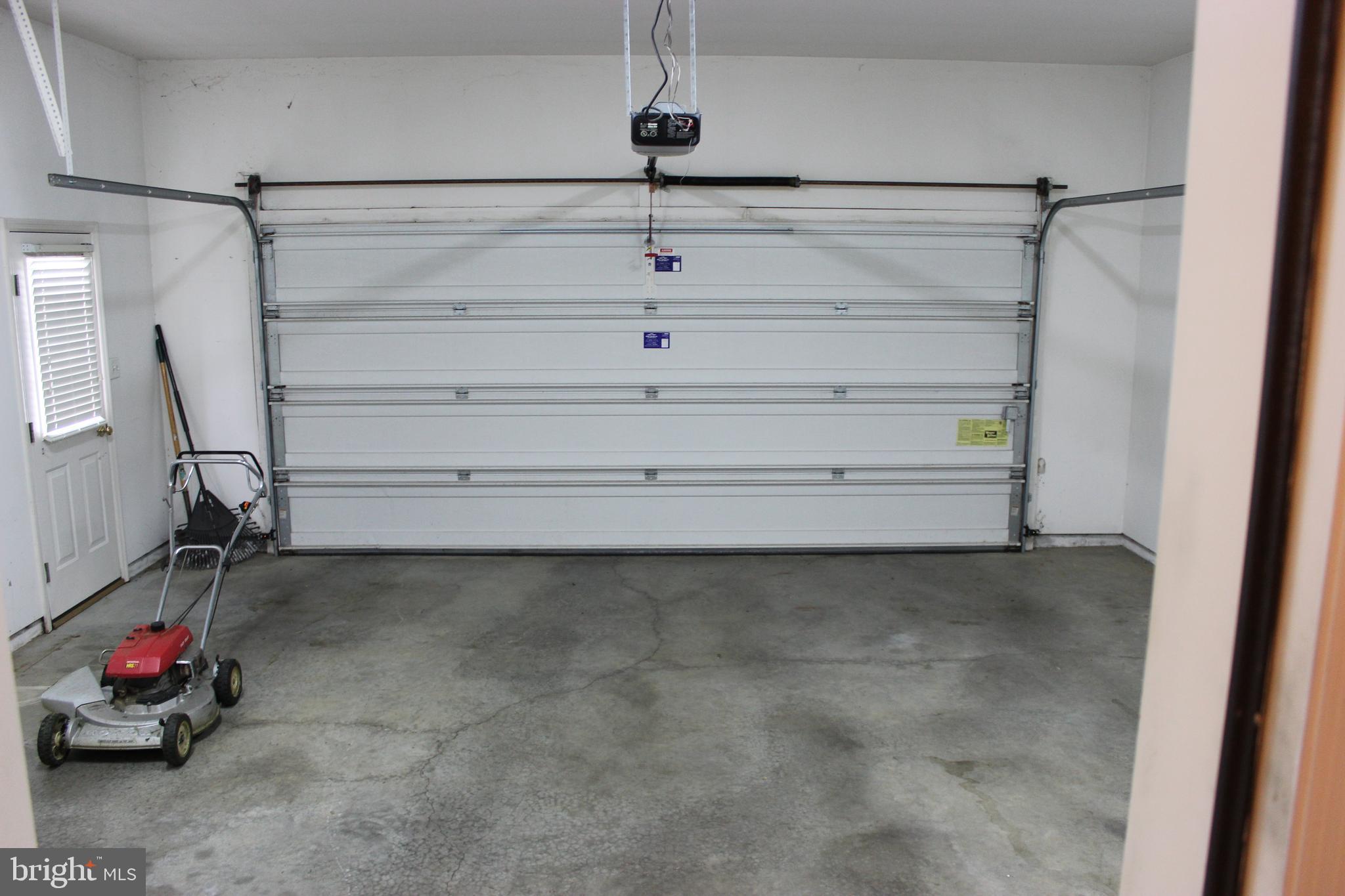 LINCOLNS MEADOW - Residential