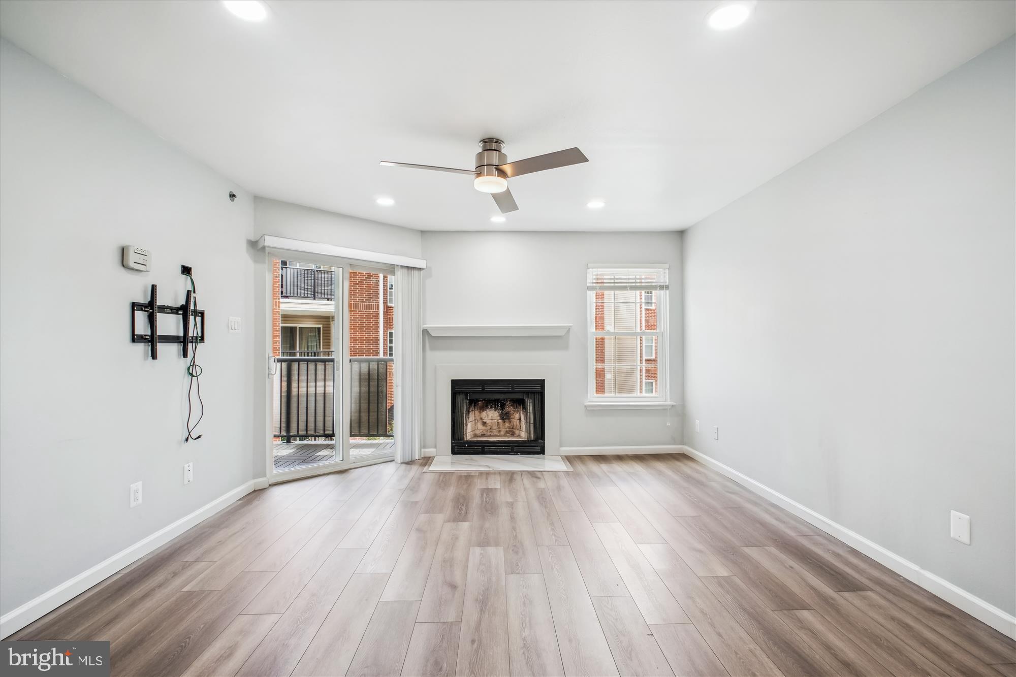 POINTE AT PARK CENTER - Residential Lease