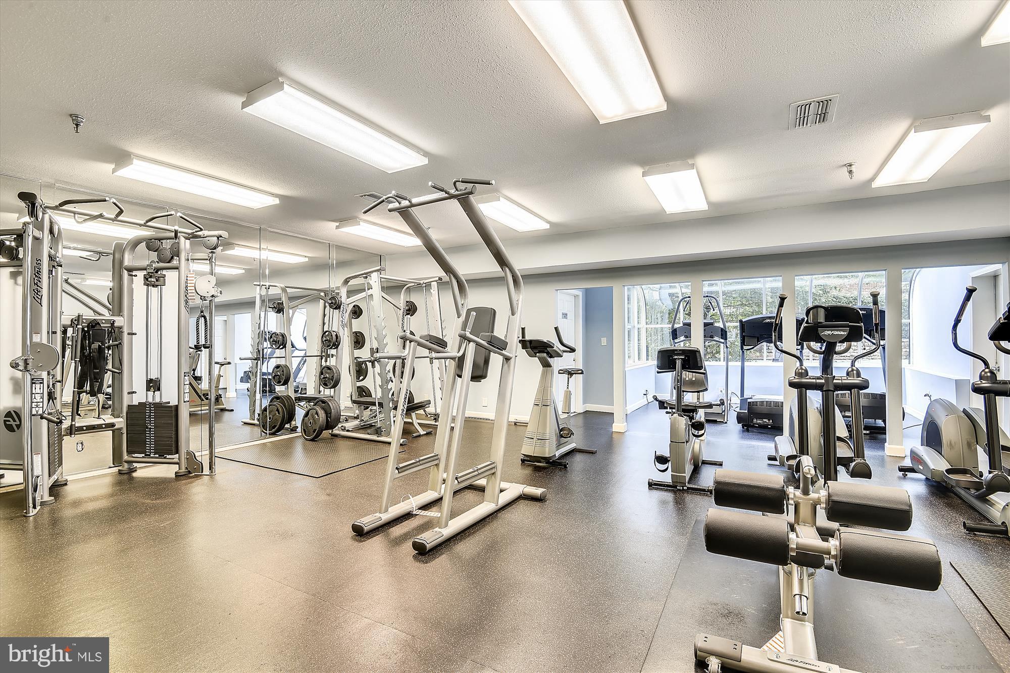 POINTE AT PARK CENTER - Residential Lease