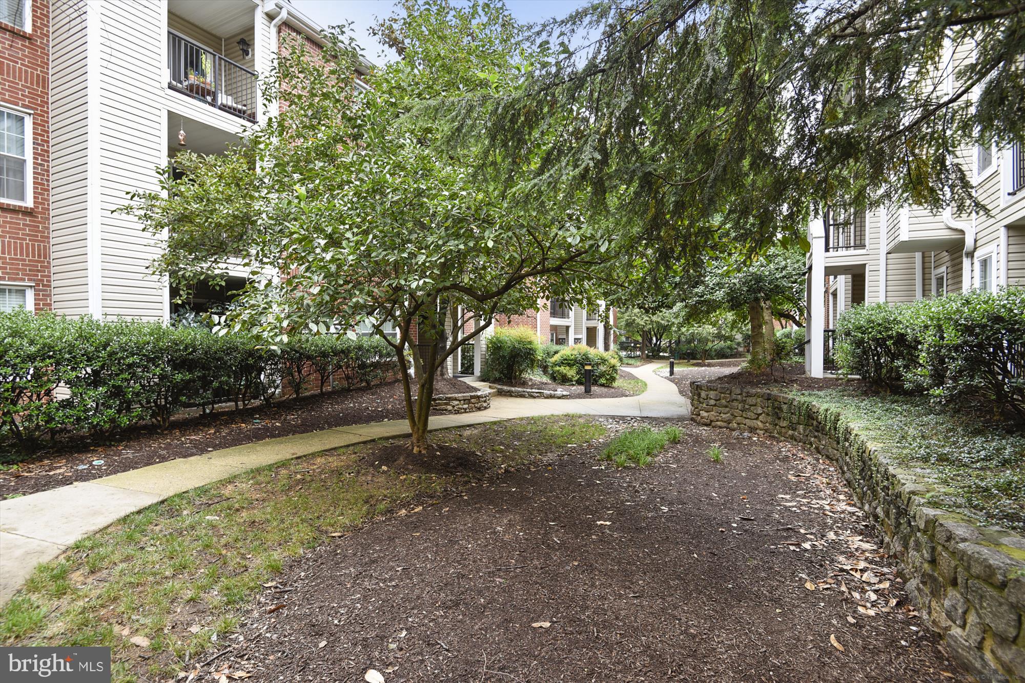 POINTE AT PARK CENTER - Residential Lease