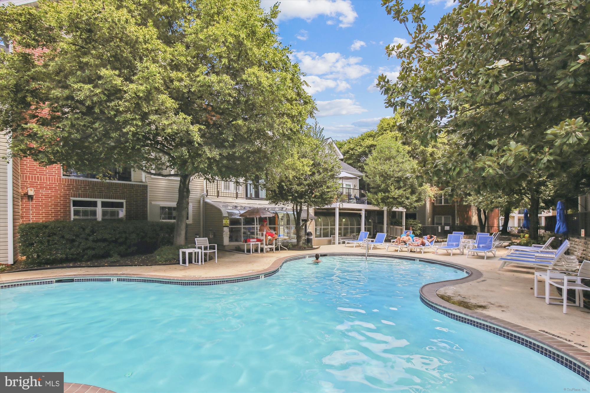 POINTE AT PARK CENTER - Residential Lease