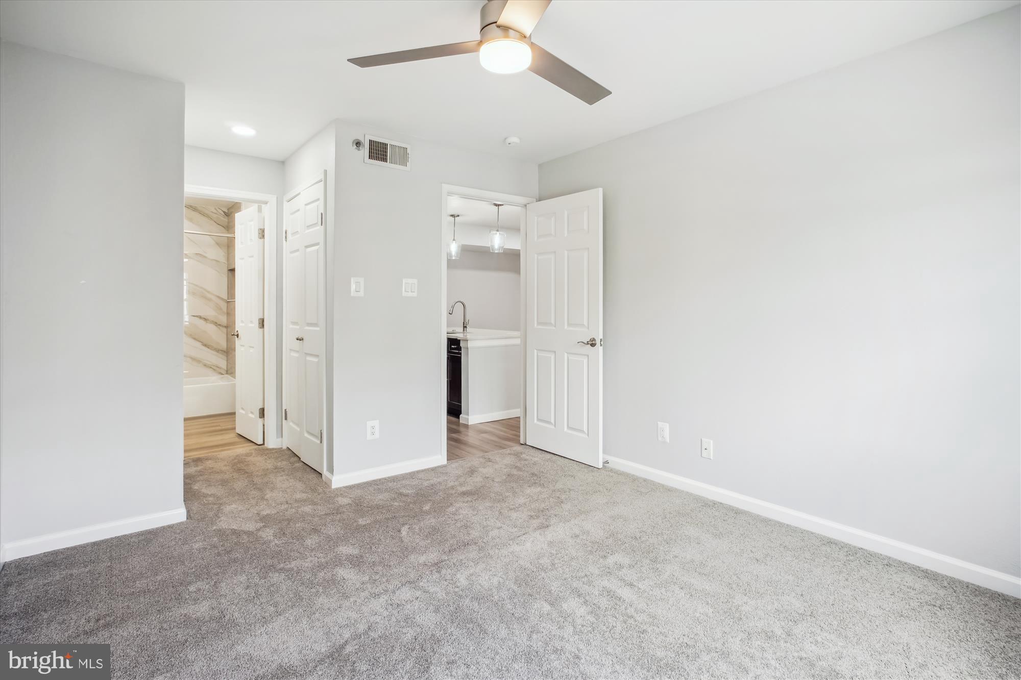 POINTE AT PARK CENTER - Residential Lease