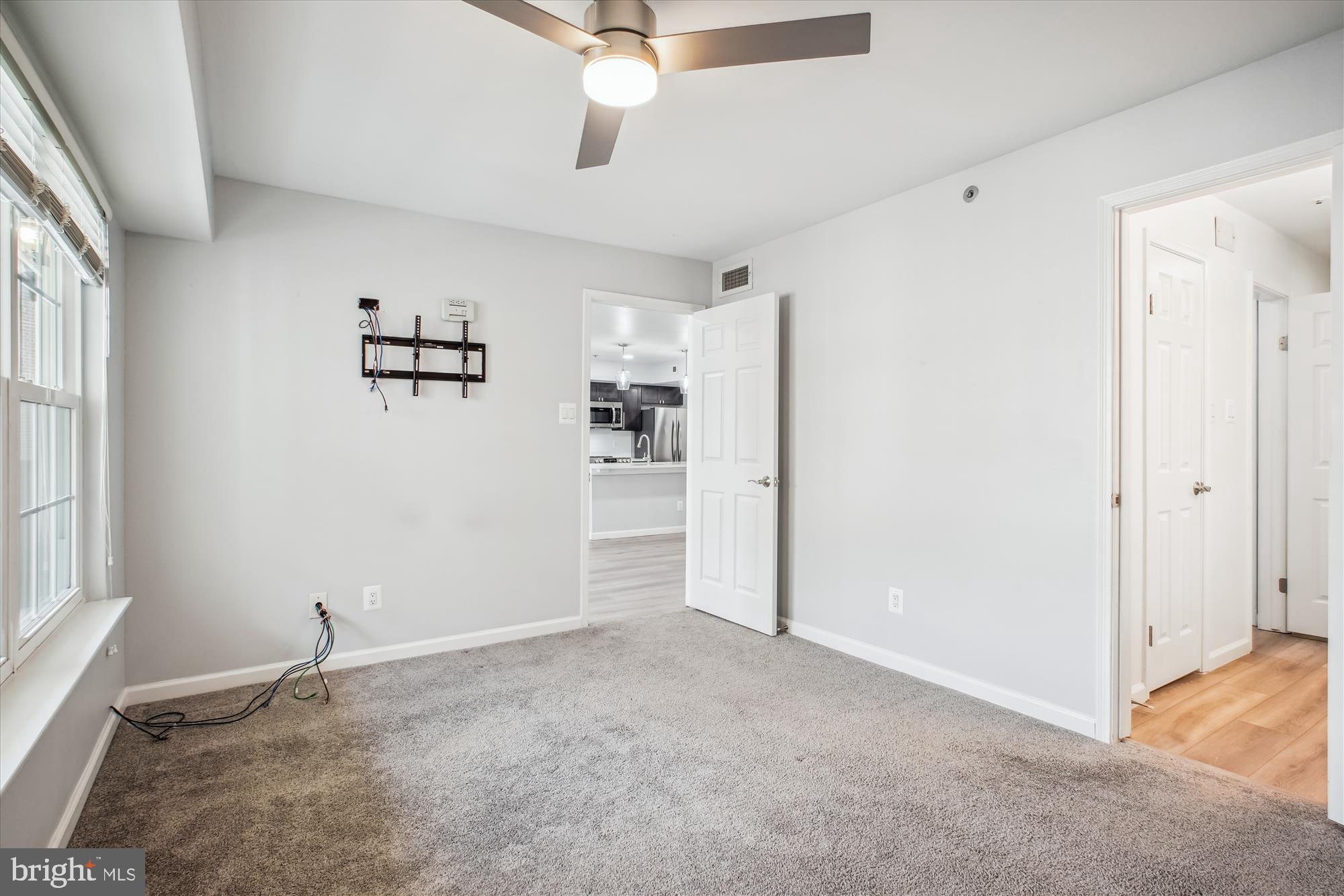 POINTE AT PARK CENTER - Residential Lease