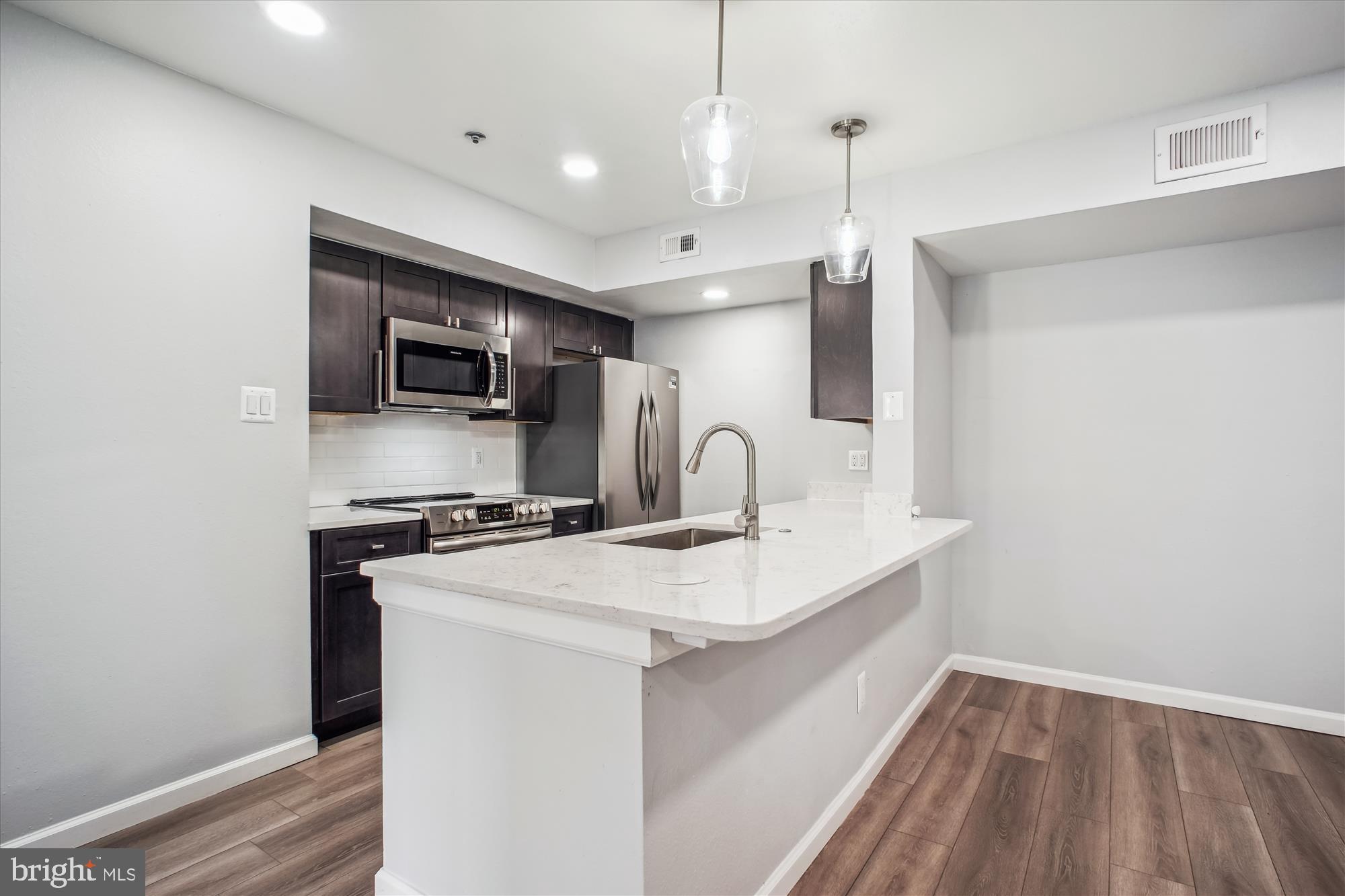 POINTE AT PARK CENTER - Residential Lease